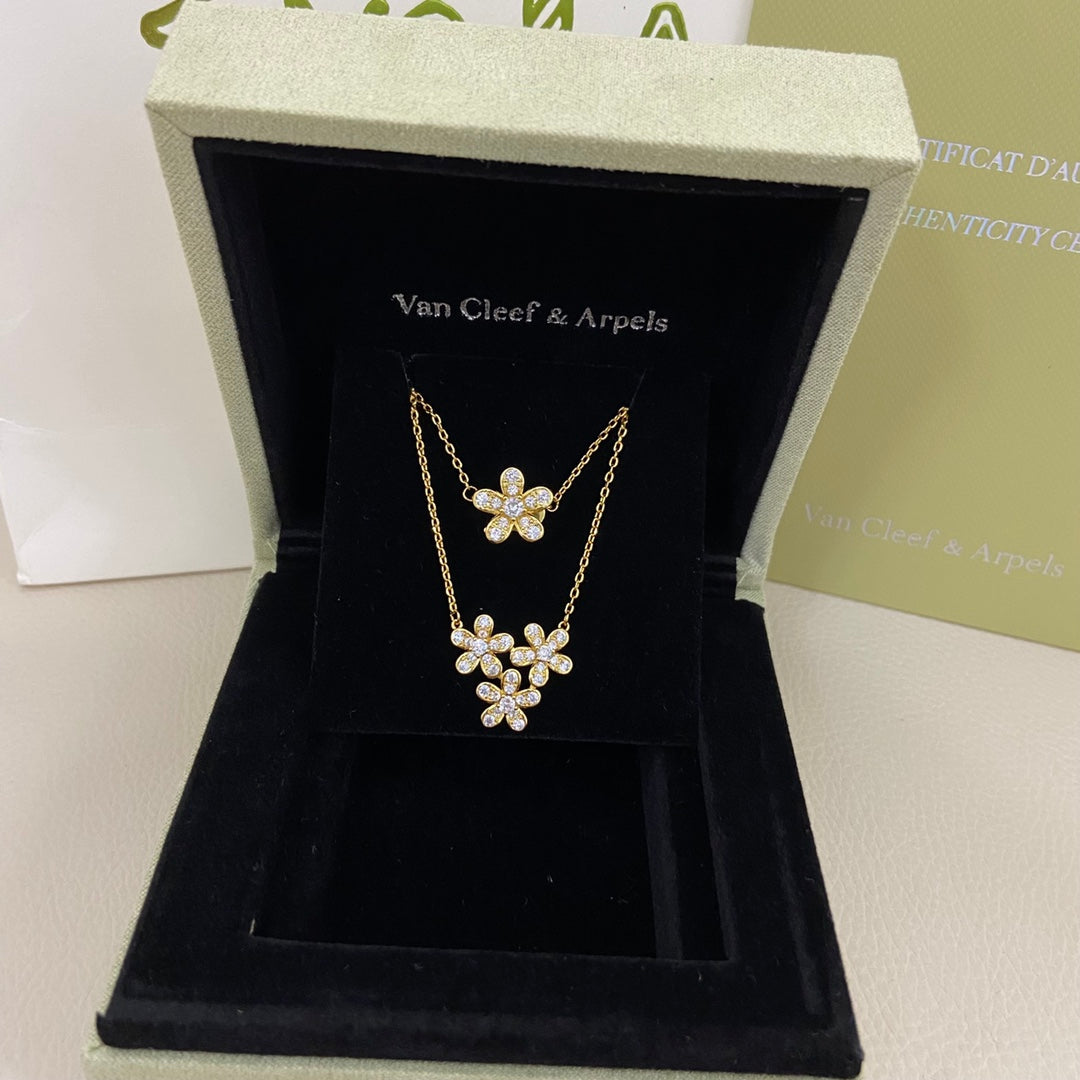 VCA Flower 3 Motifs Diamond Necklace