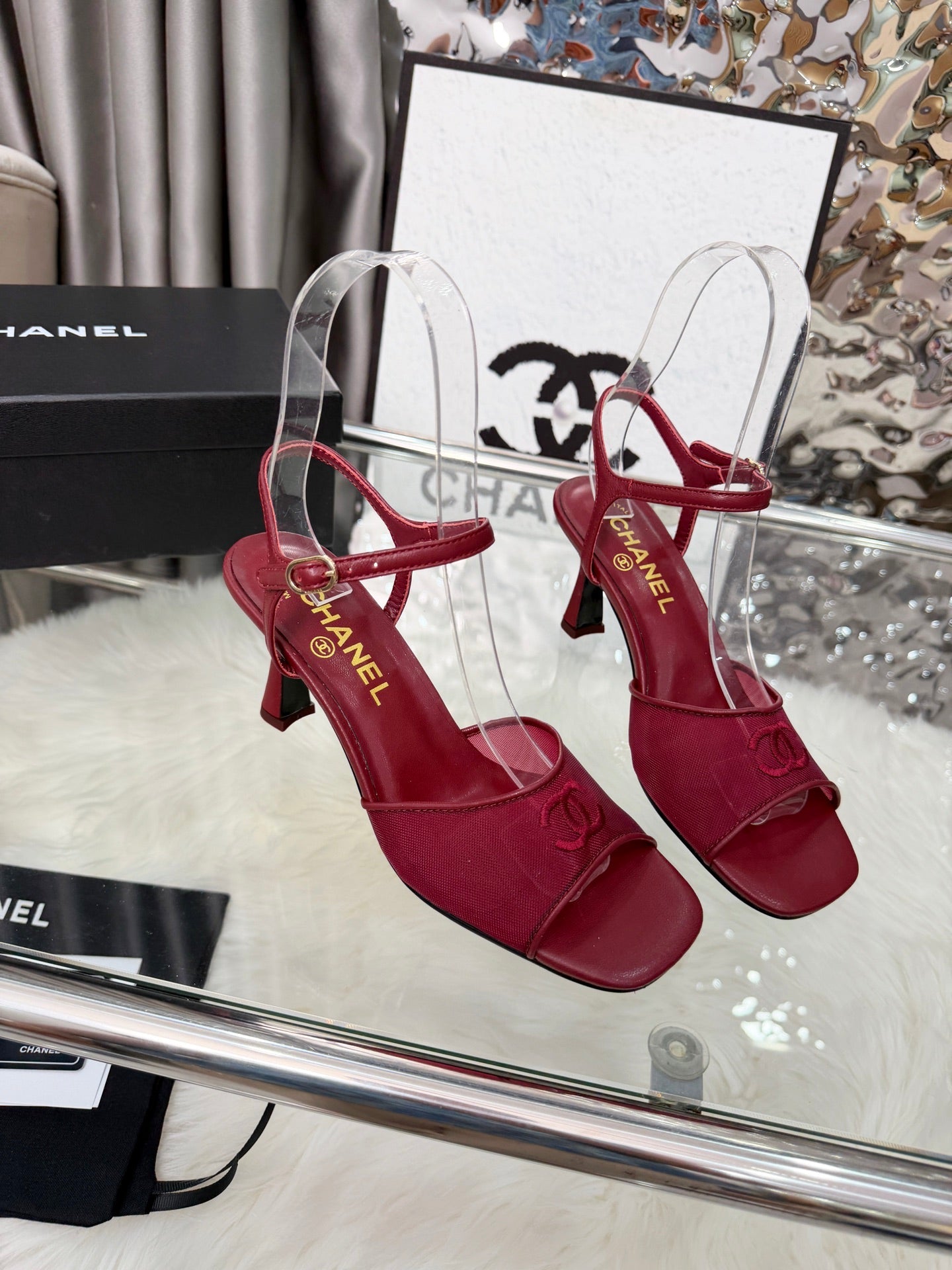 CC 2026B Métiers d'Art Sandals Burgundy Mesh Leather 970170