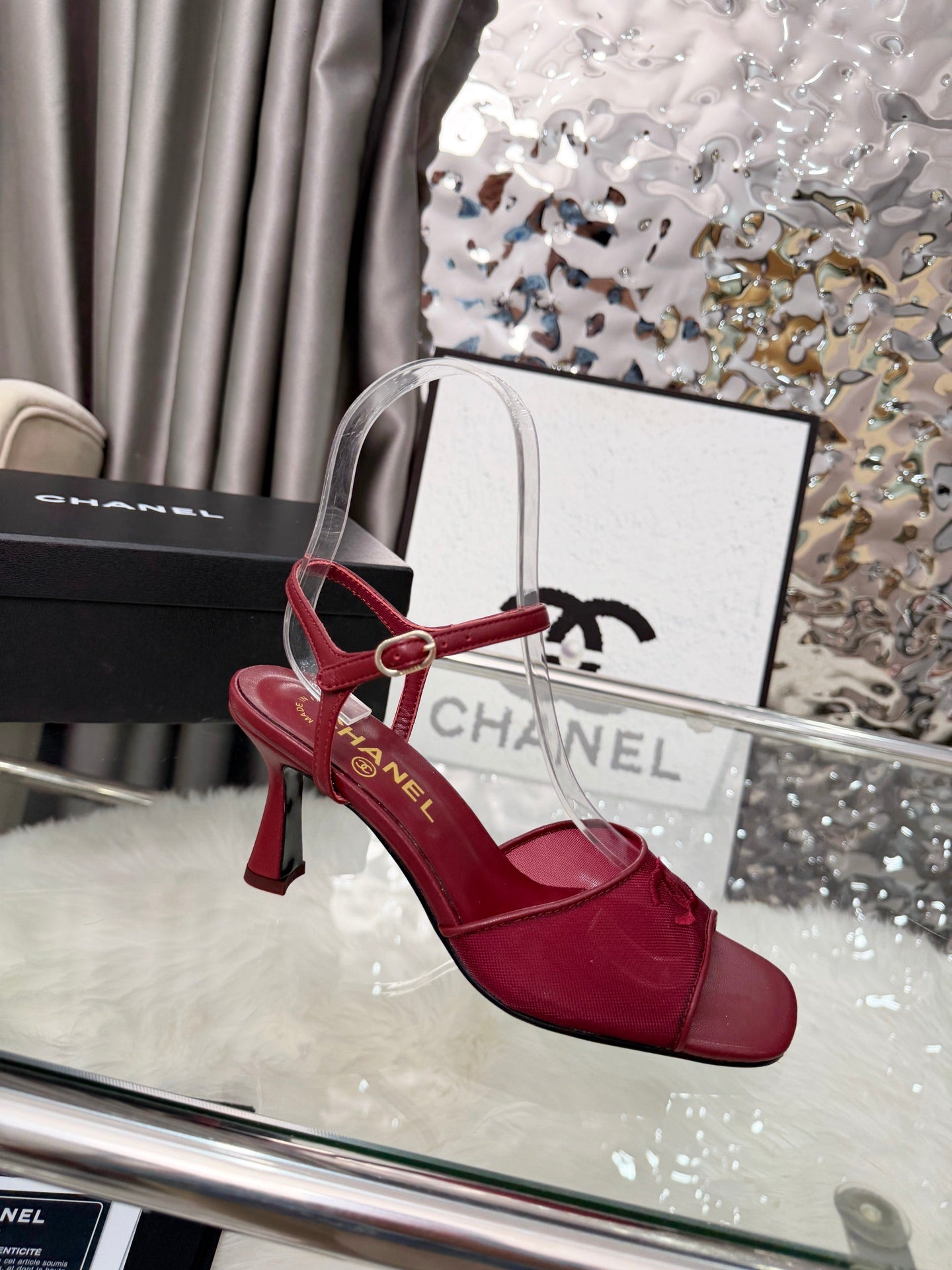 CC 2026B Métiers d'Art Sandals Burgundy Mesh Leather 970170