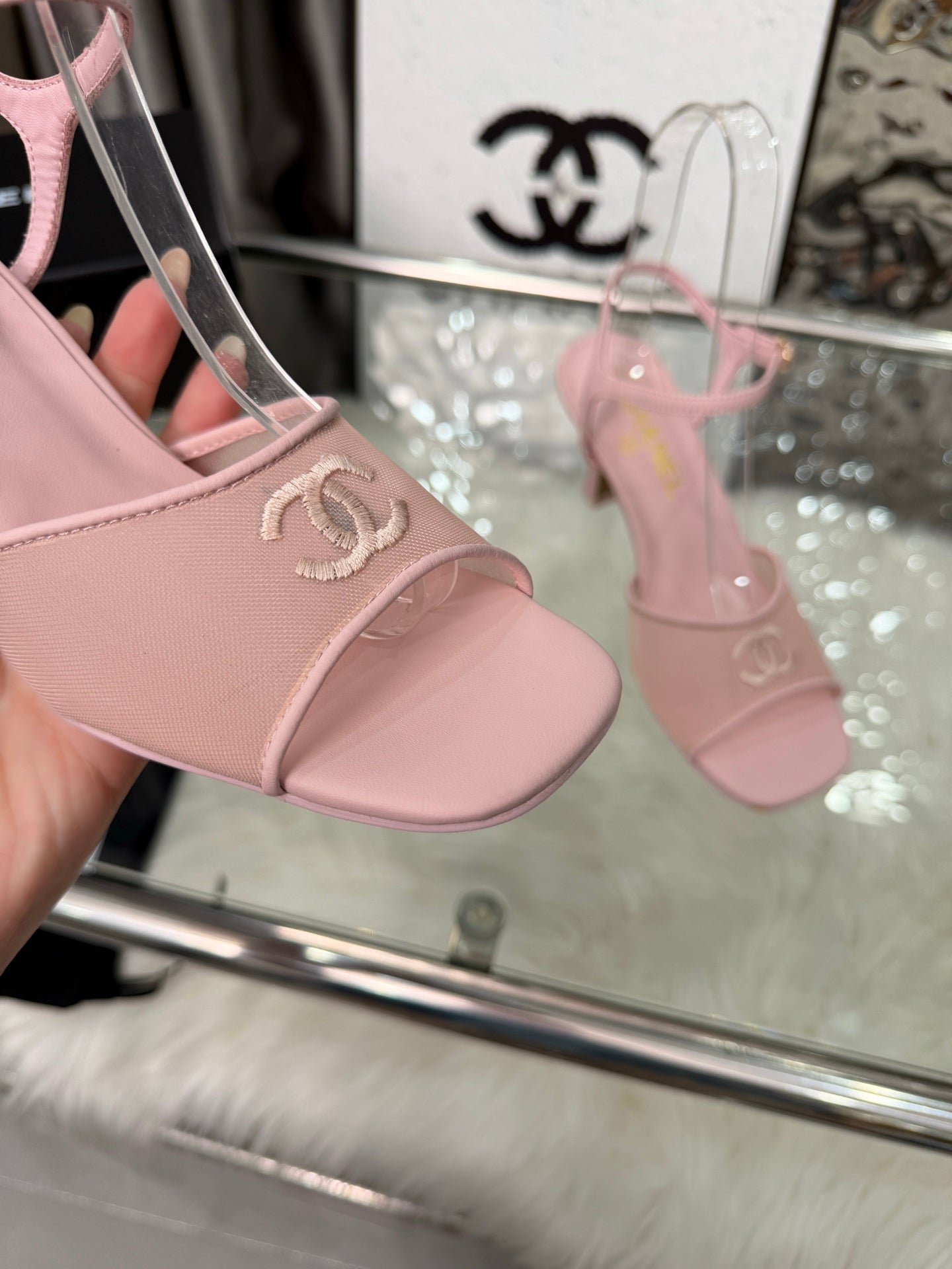 CC 2026B Métiers d'Art Sandals Light Pink Mesh Leather 970171