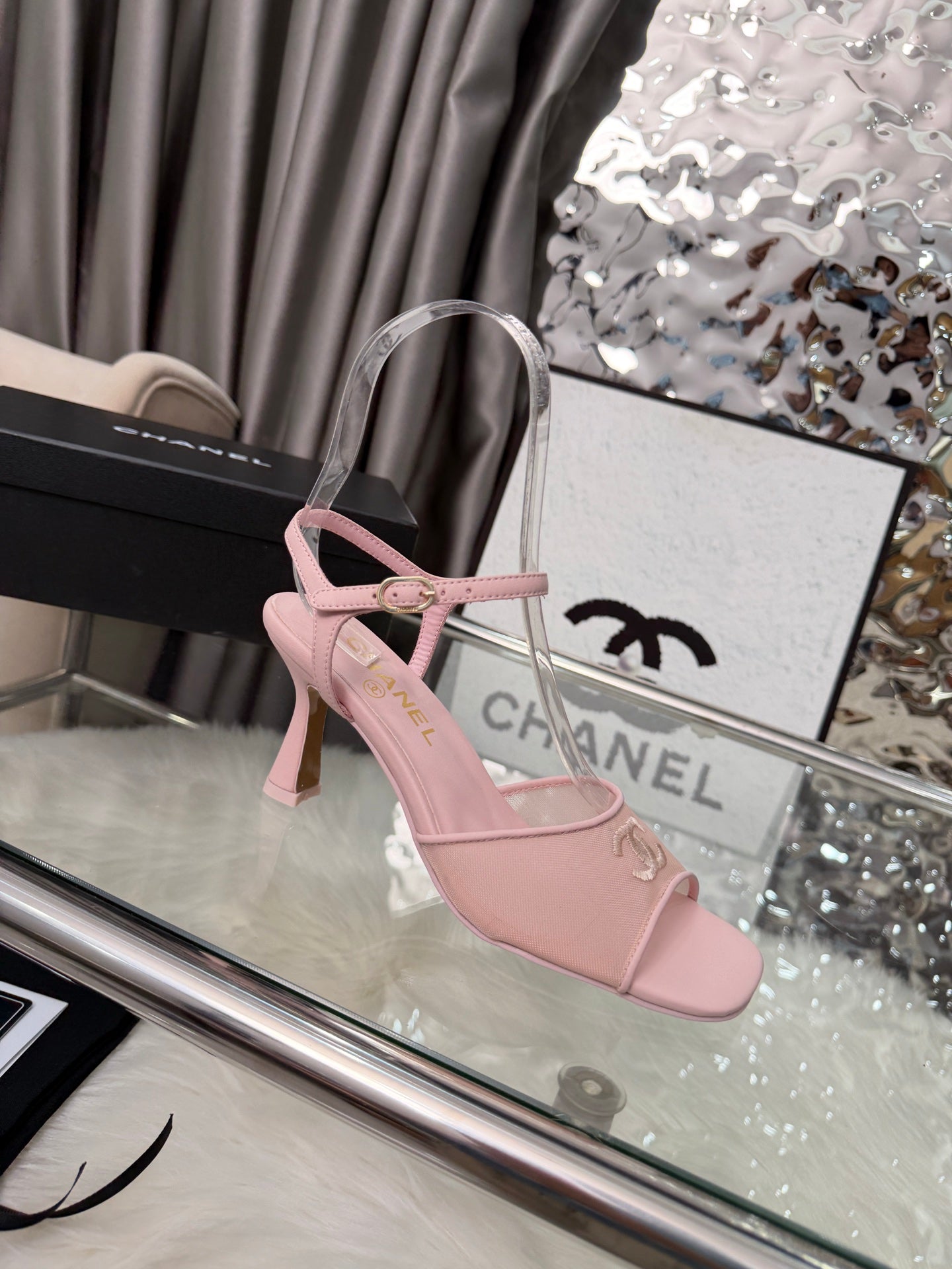 CC 2026B Métiers d'Art Sandals Light Pink Mesh Leather 970171