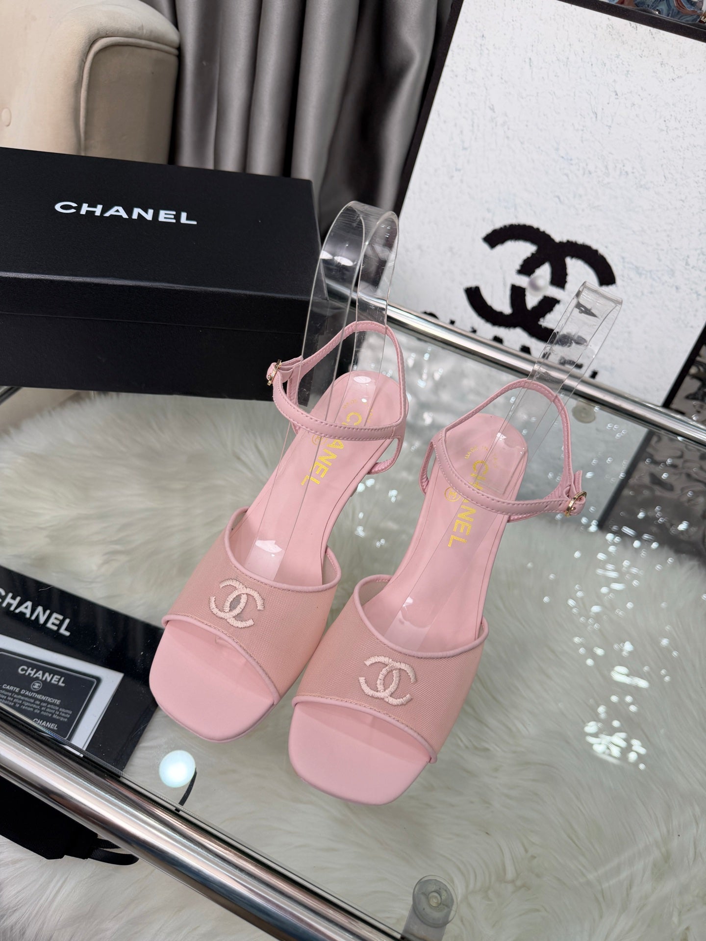 CC 2026B Métiers d'Art Sandals Light Pink Mesh Leather 970171