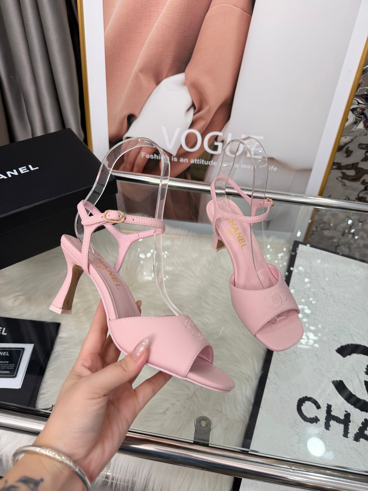 CC 2026B Métiers d'Art Sandals Pink Leather 970176