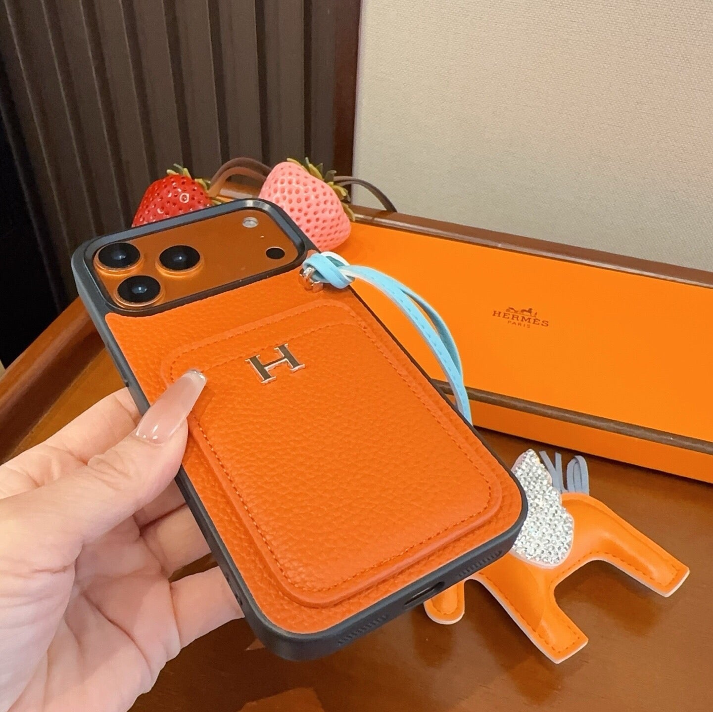 HM iPhone Case 395080