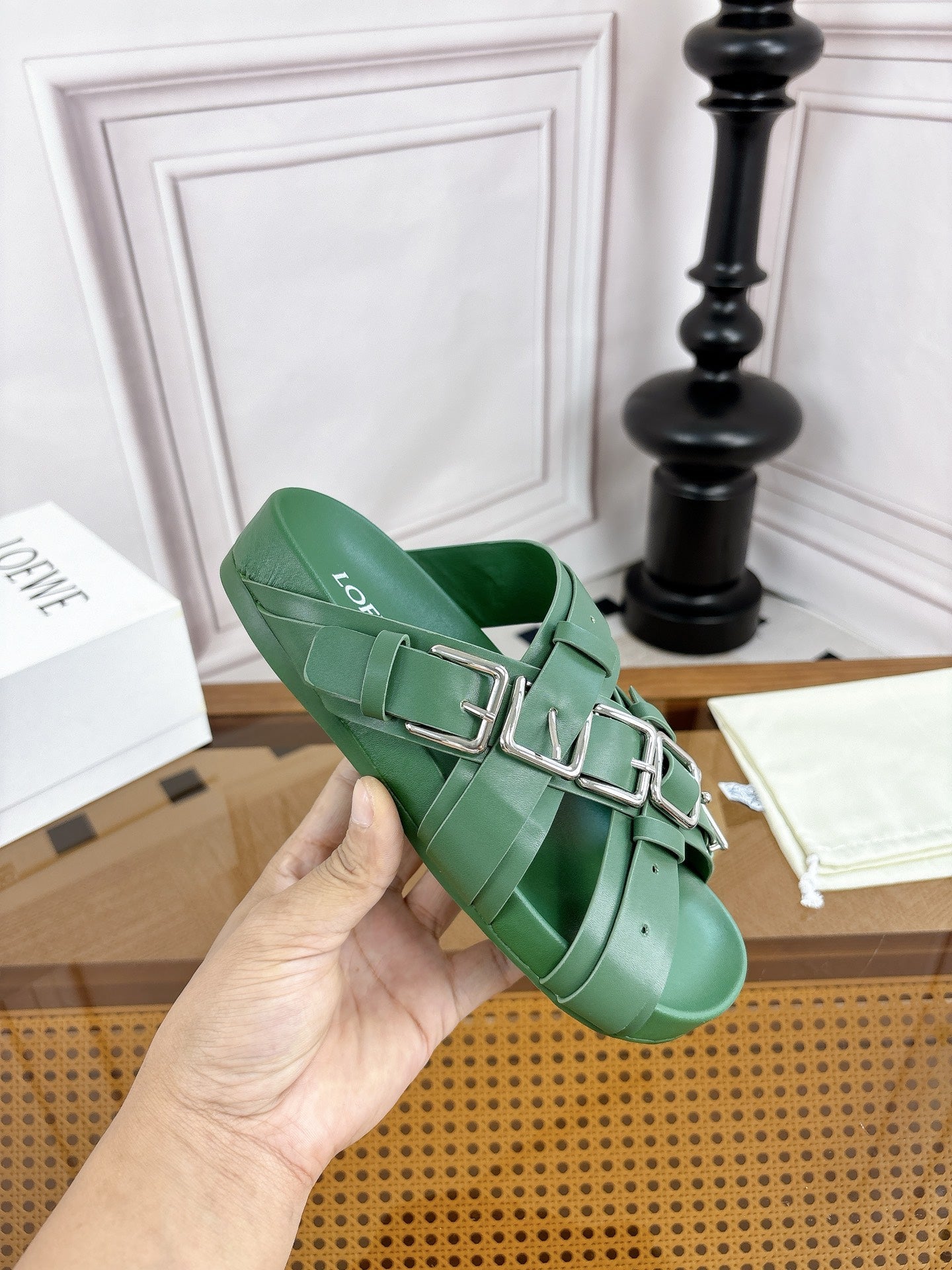 Loewe 26s Type Fussbett Sandal Vegetable Green Leather