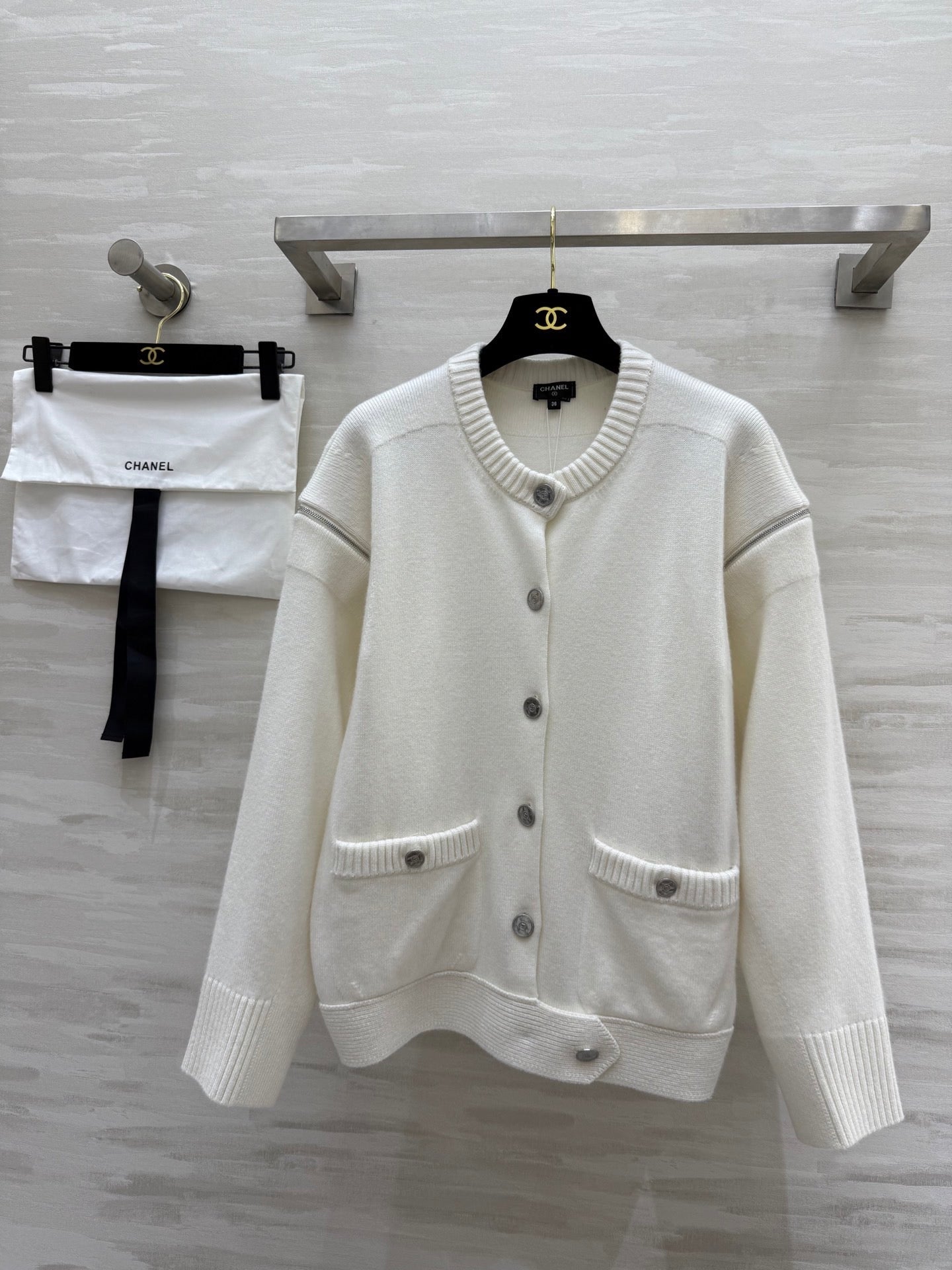 CC Round-Neck Cardigan White Wool 346503