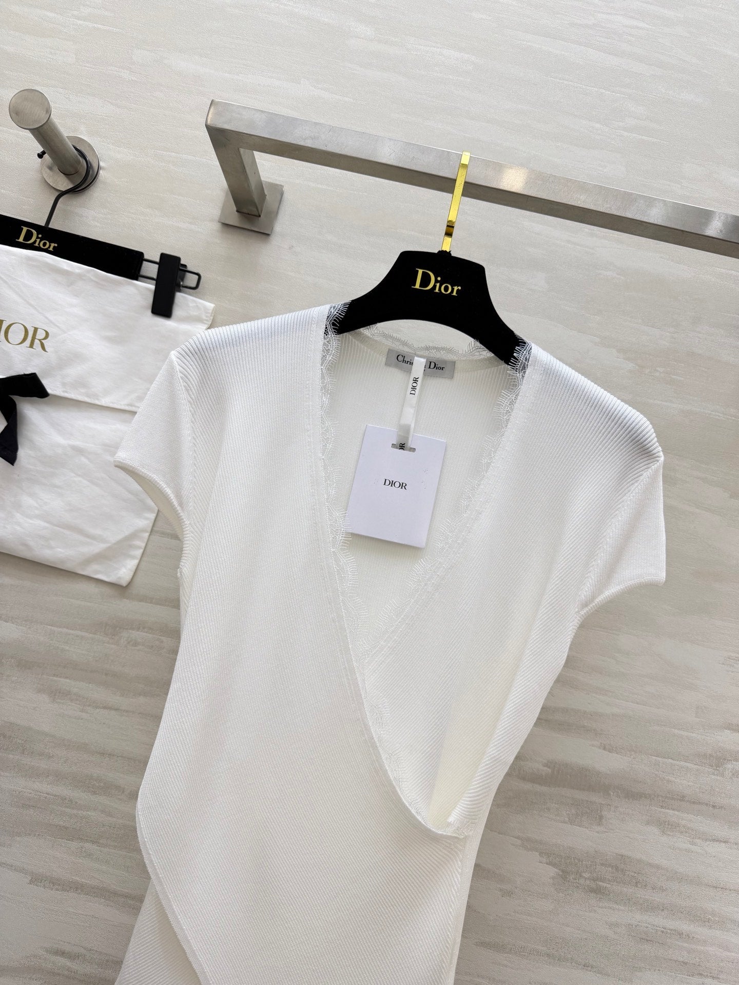 CD 26s Cross-Over Top White Wool 363569