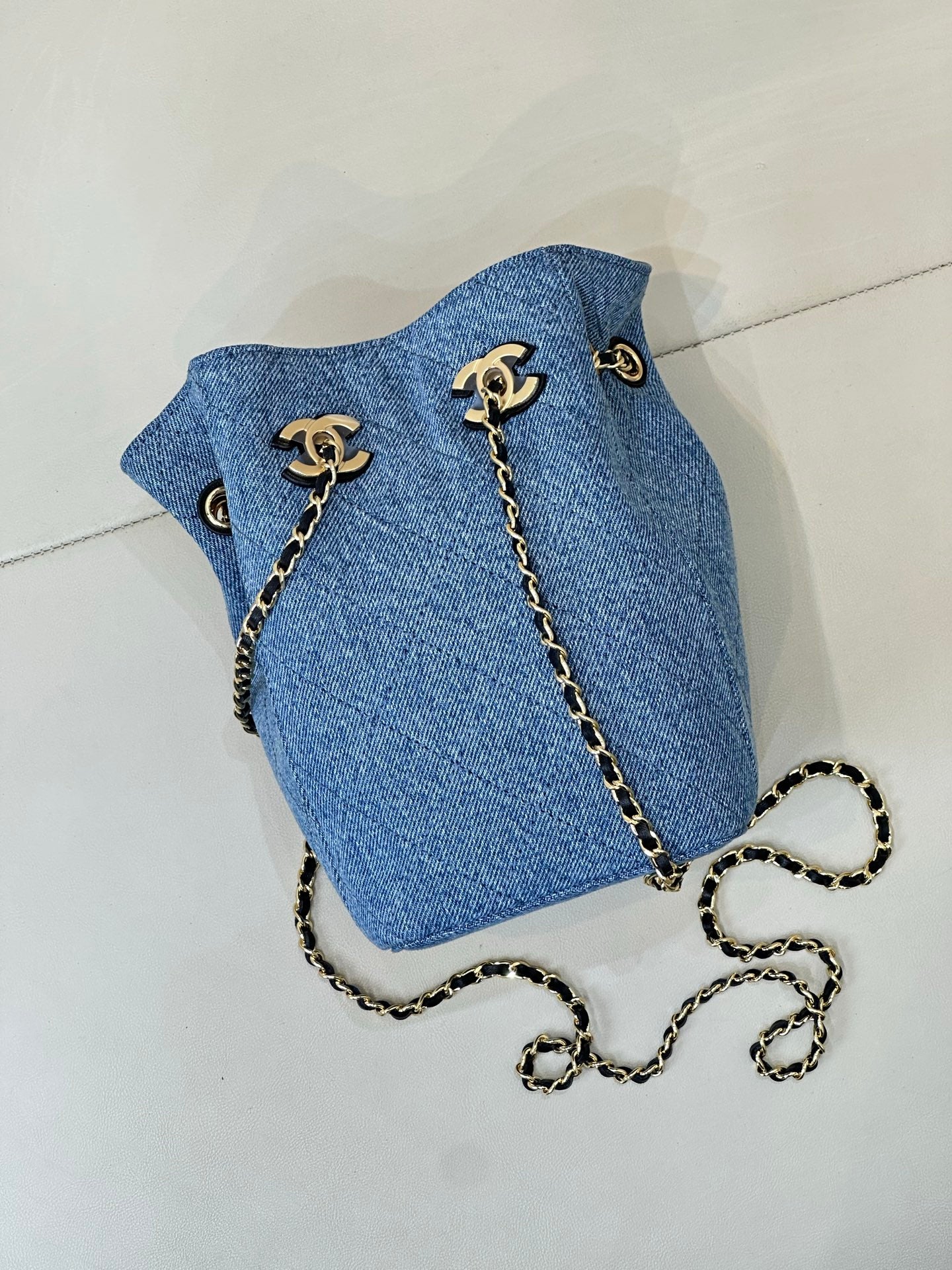 CC 26s Métiers d'art 2026 Bucket Bag Blue Denim 143452
