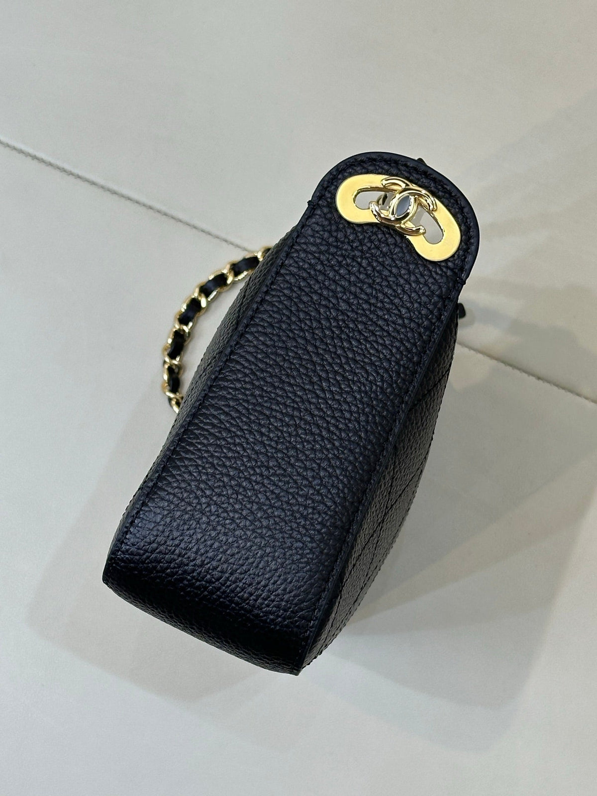 CC 26s Crescent Moon Armband Bag Grained Calfskin 996783