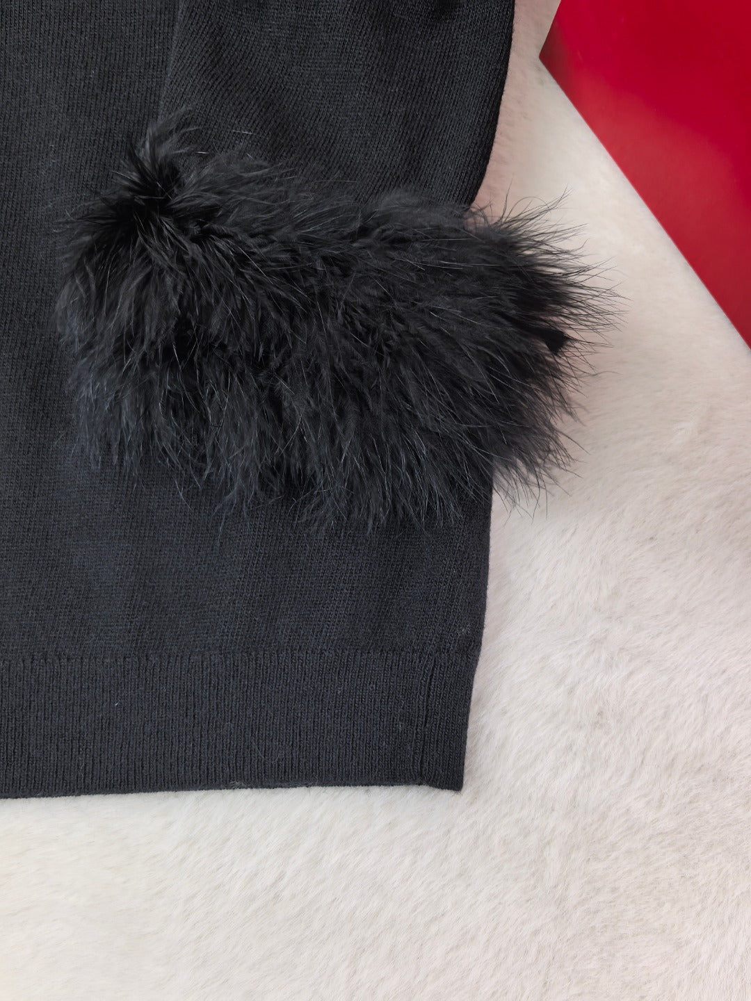 Valentino Feather Cuffs Round Neck Long Sleeve 424809