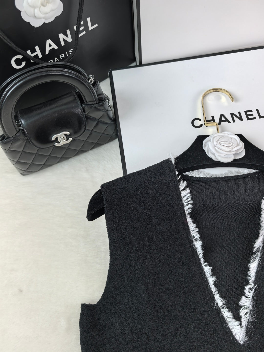 Chanel 26s Vest Black White Knit 448121