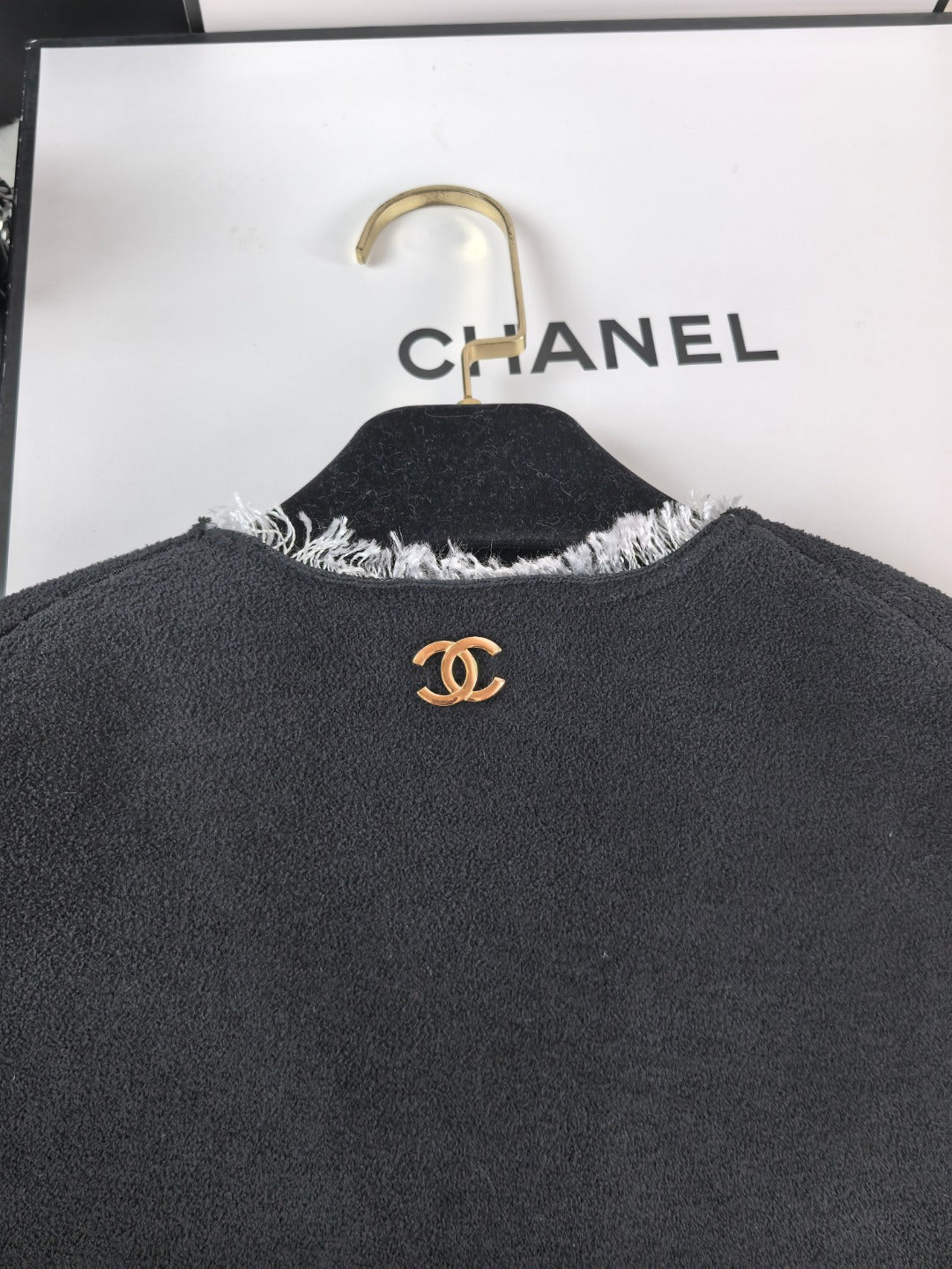 Chanel 26s Vest Black White Knit 448121