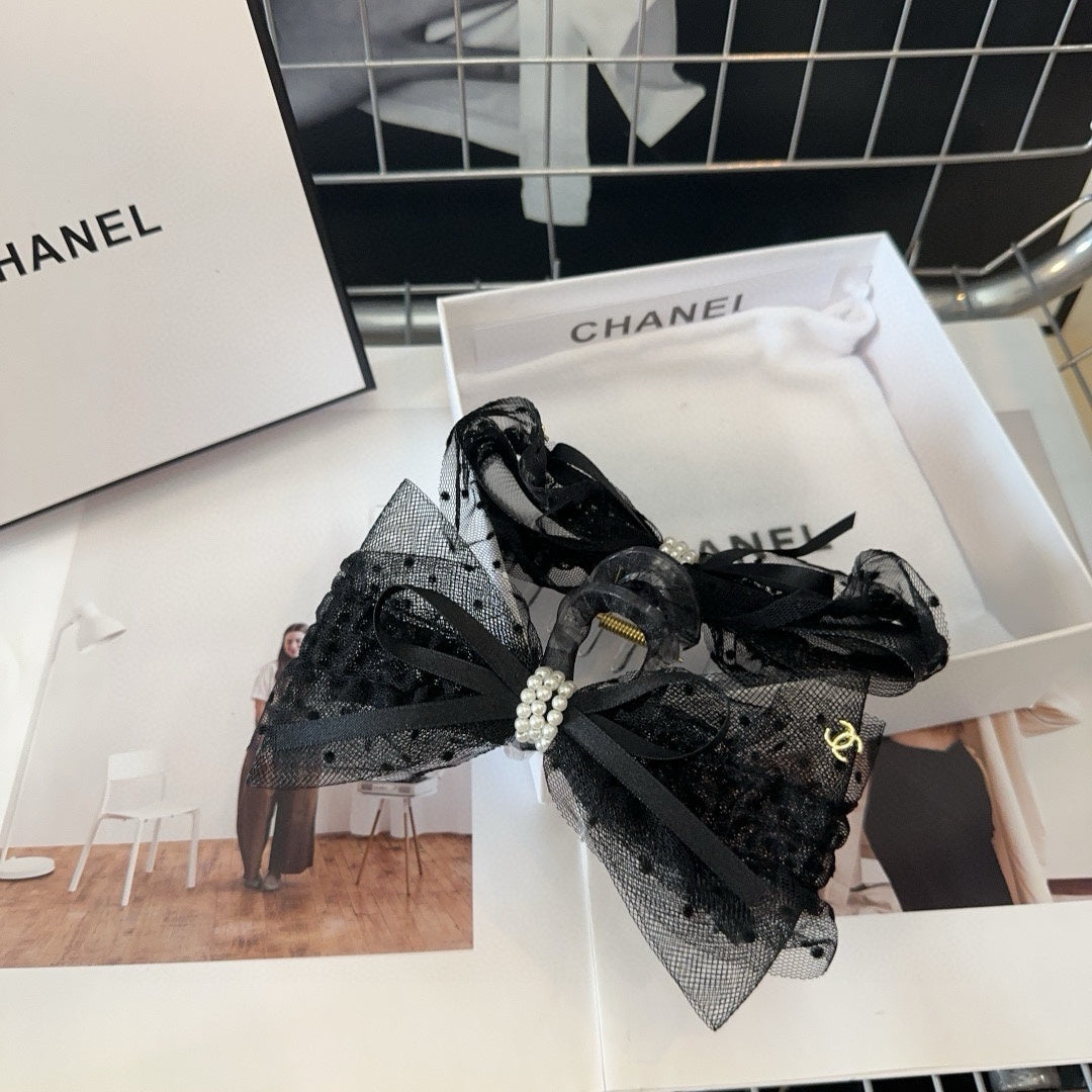 BLACK VOILE FABRIC AND RESIN 423649