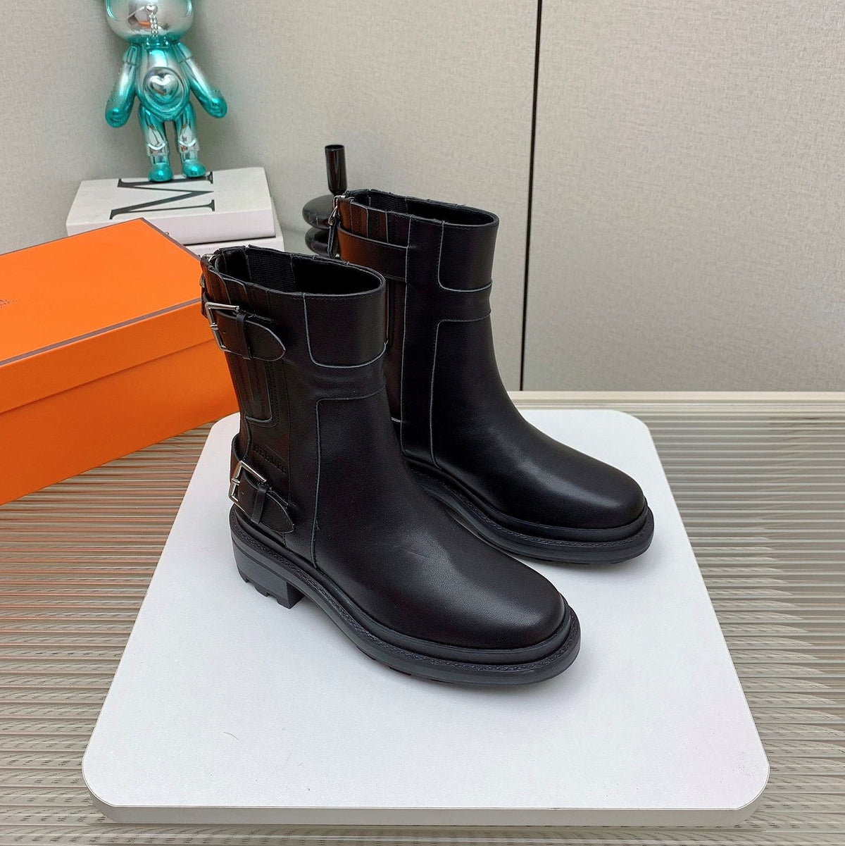 HM 26s Jaime Ankle Boots Black Leather 160383