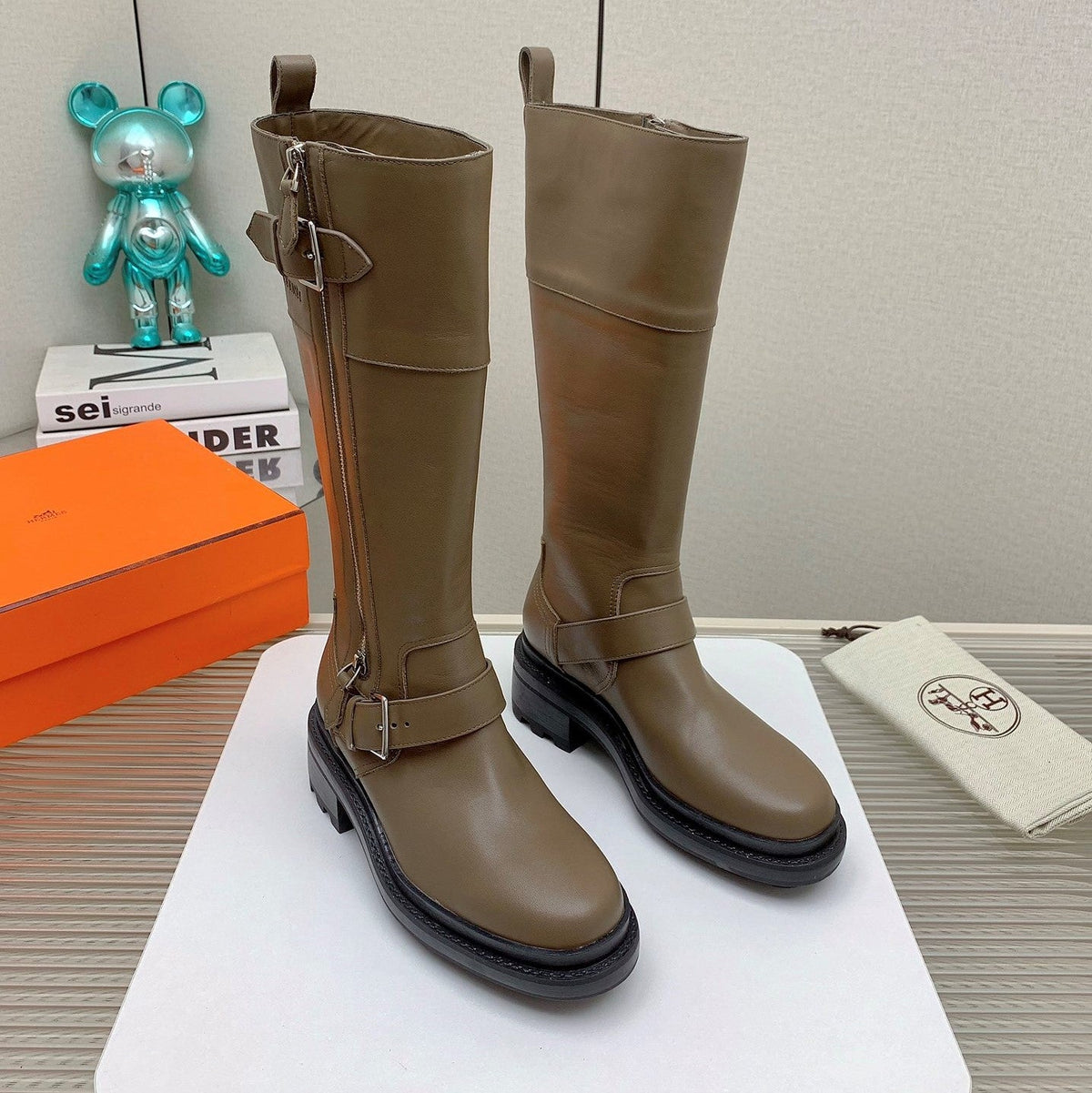 HM 26s Jaime Knee-High Boots Khaki Leather 160390