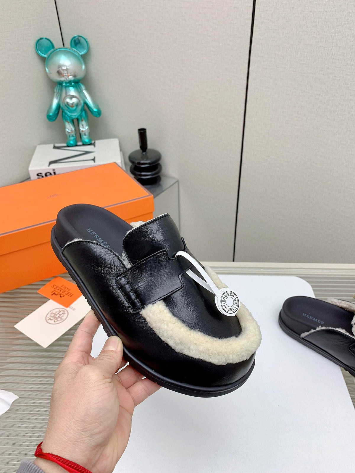HM 26s Go Mules Black Leather Shearling 160734