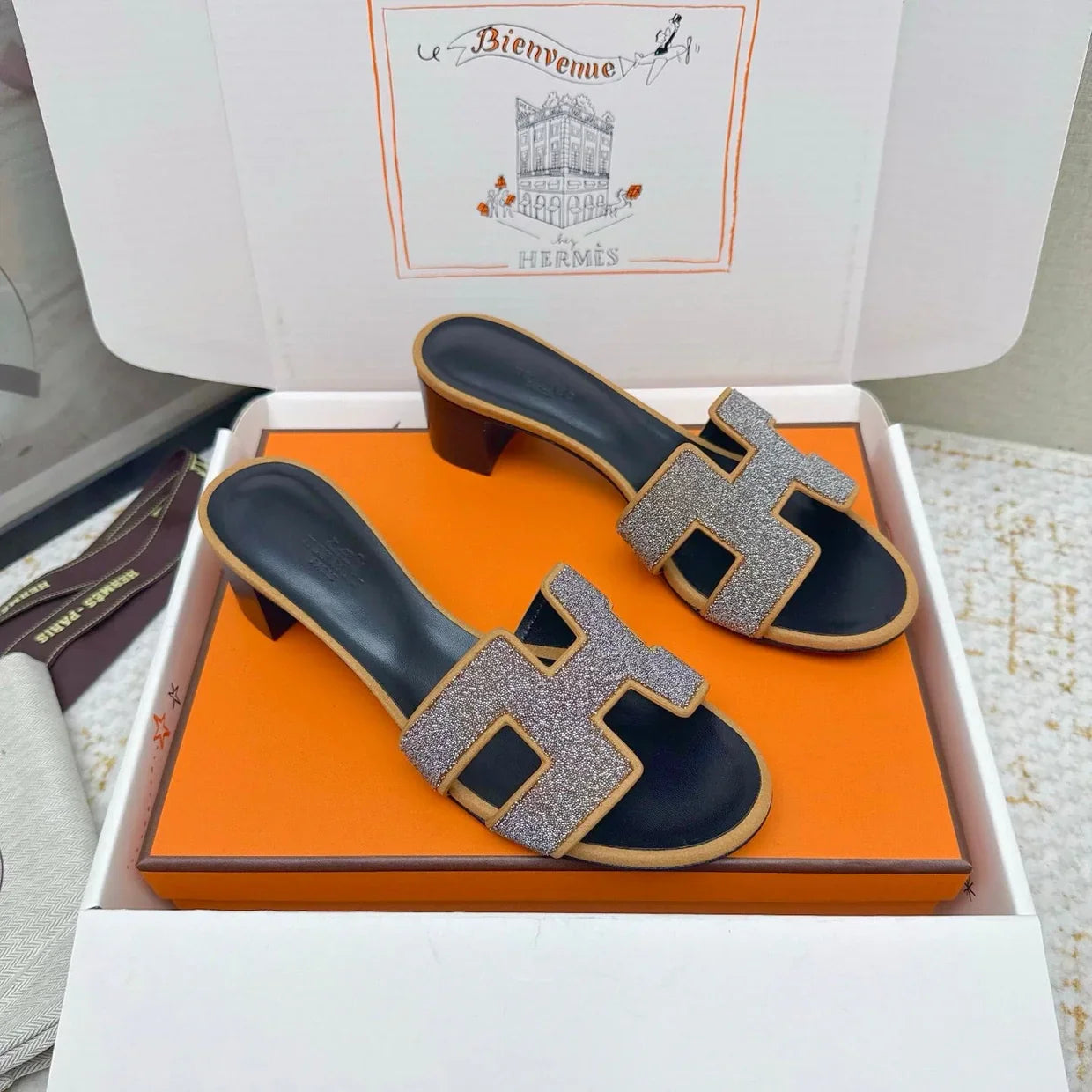 HM 26ss Oran Sandals 50 Grey Taupe Rhinestone Cowhide 625268