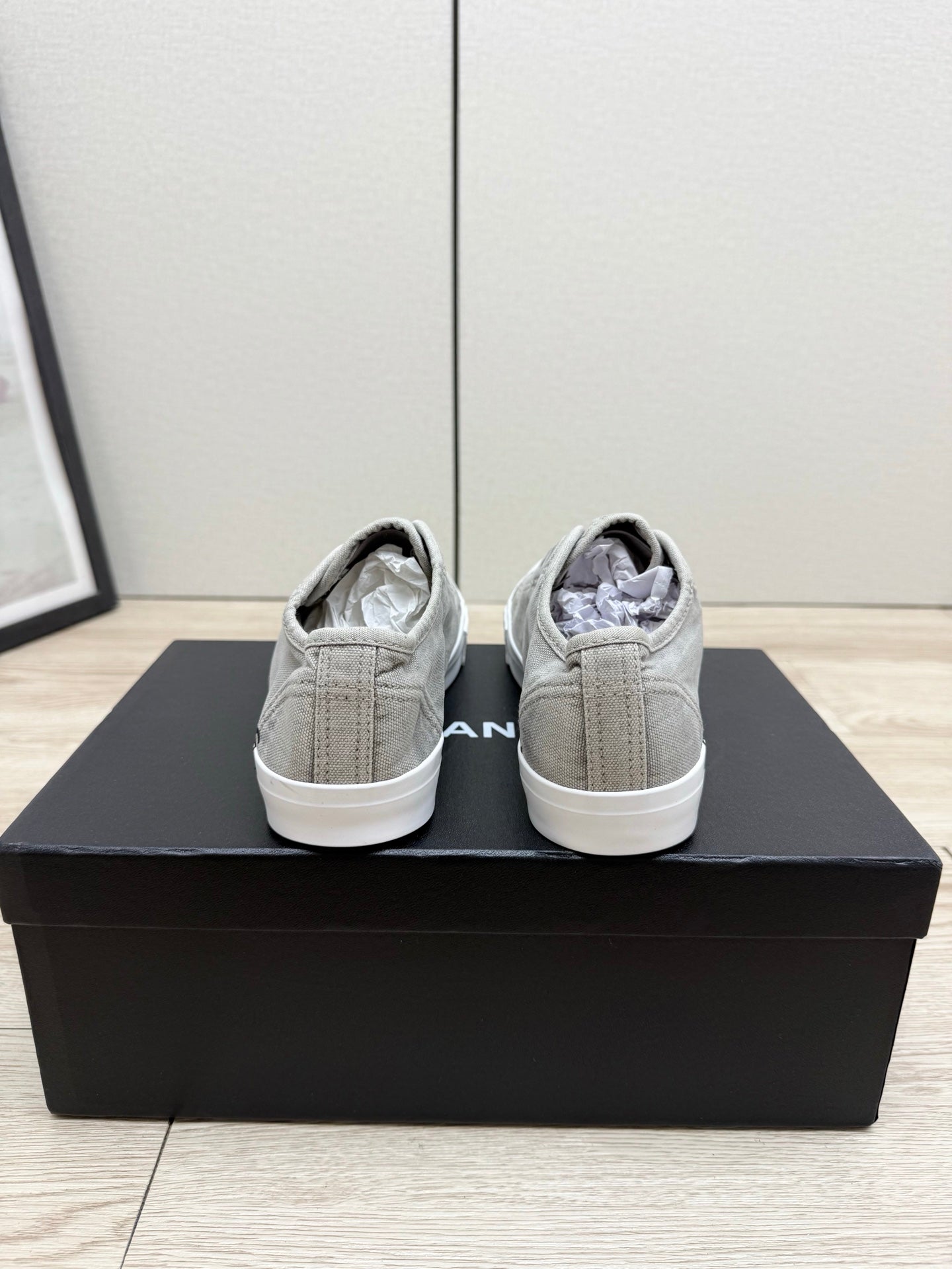 CC 26s Laceless Sneakers White Grey Canvas Rubber 940855