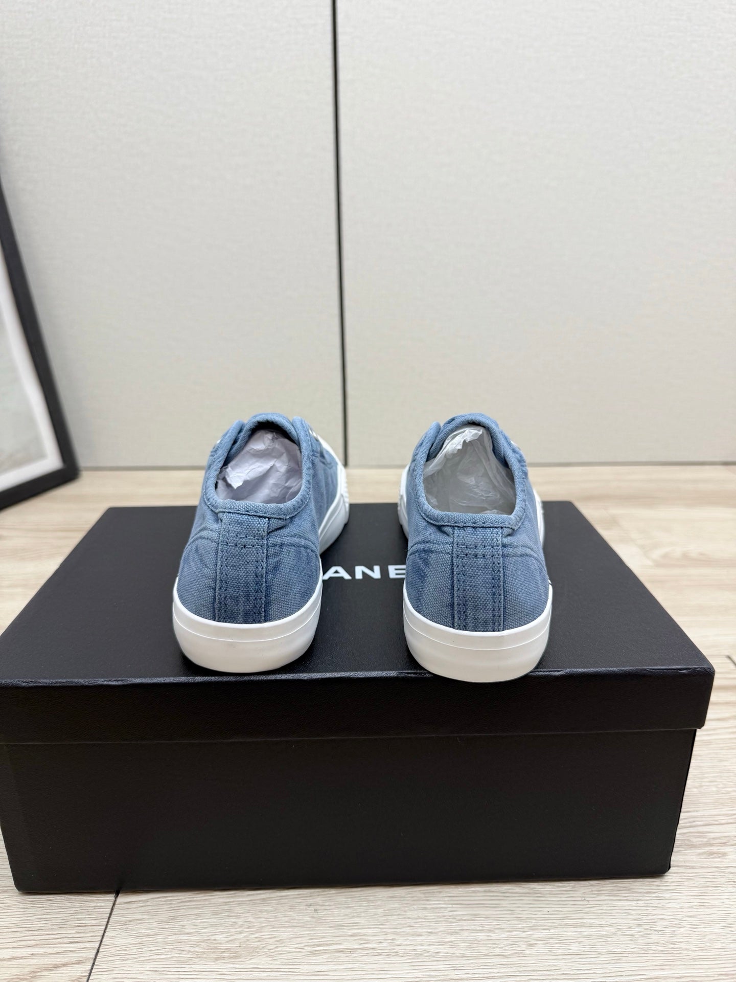 CC 26s Laceless Sneakers White Blue Canvas Rubber 940857