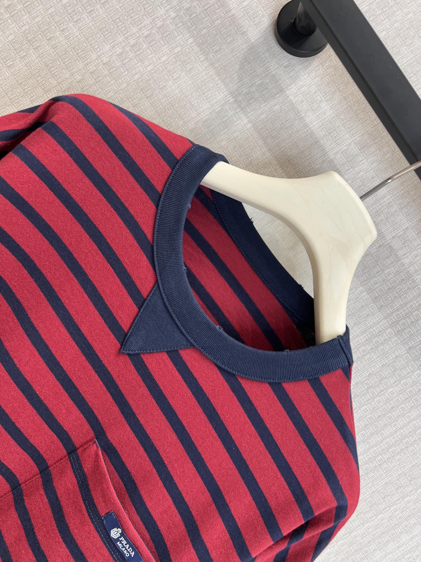 Miu 26s T-shirt Long-Sleeved Navy Blue Red Cotton 370130