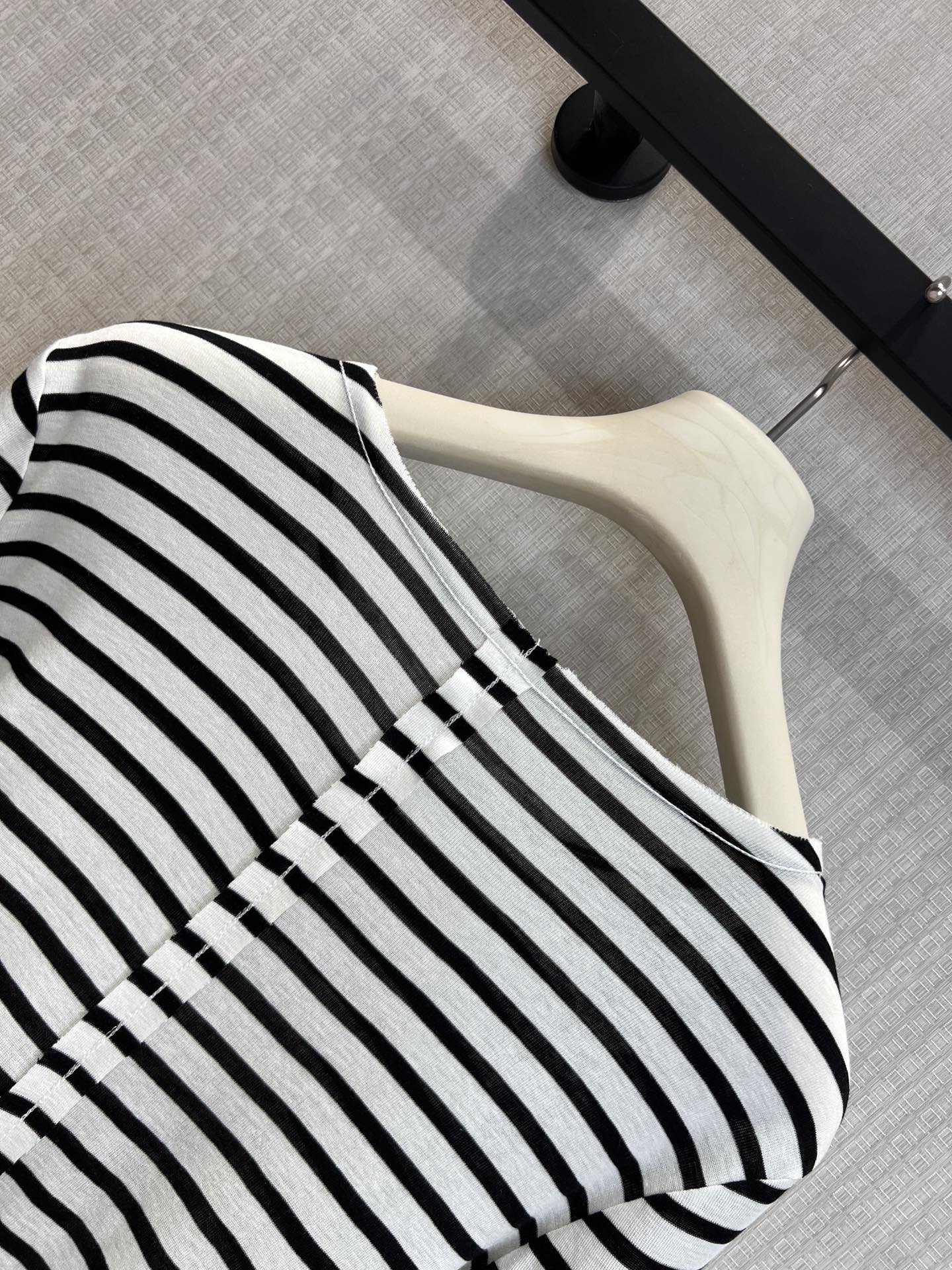 Miu 26s Long-Sleeved Top Black White Cotton 370126