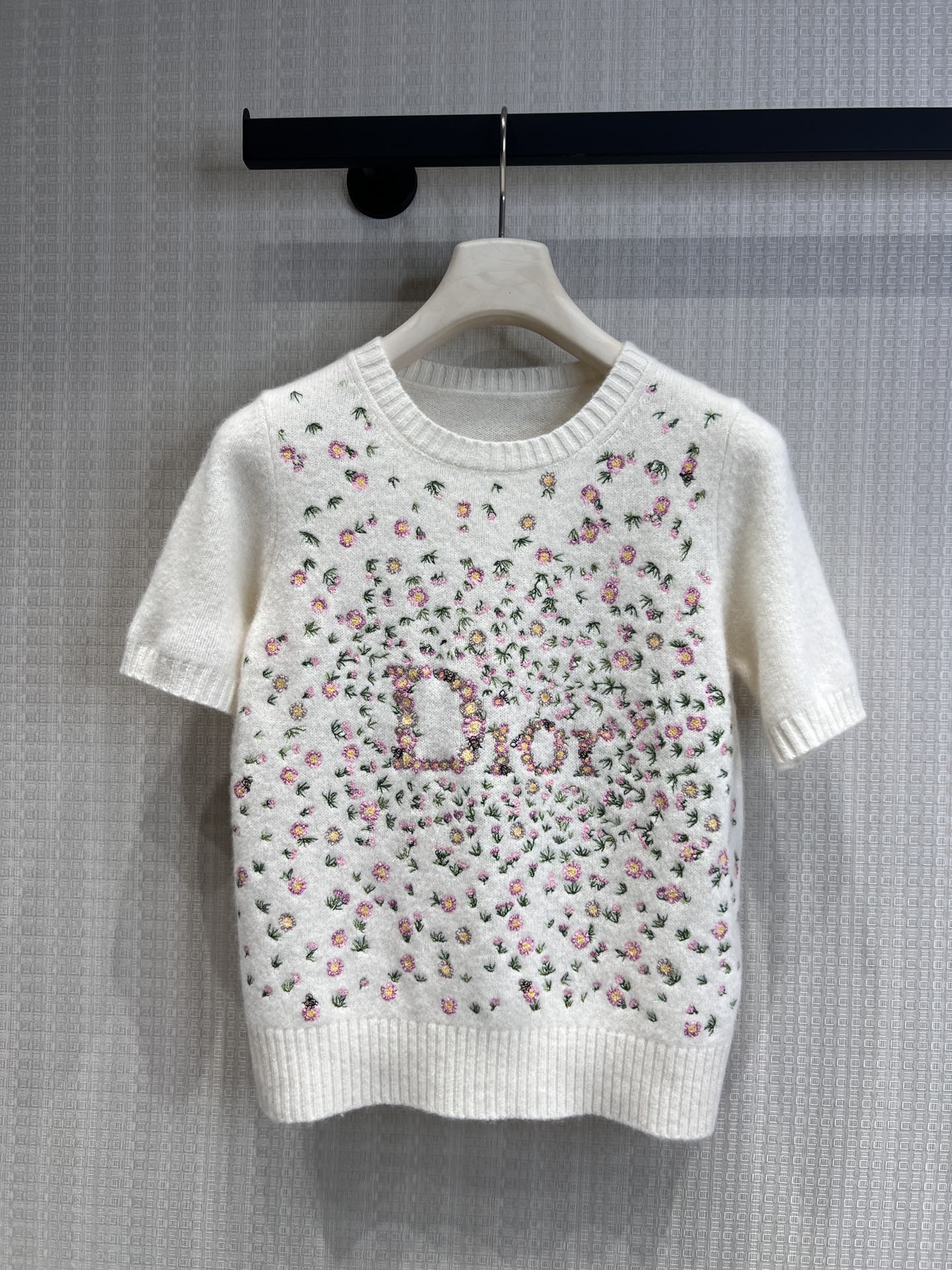 CD 26s Short-Sleeved Embroidered Sweater Ivory Cashmere