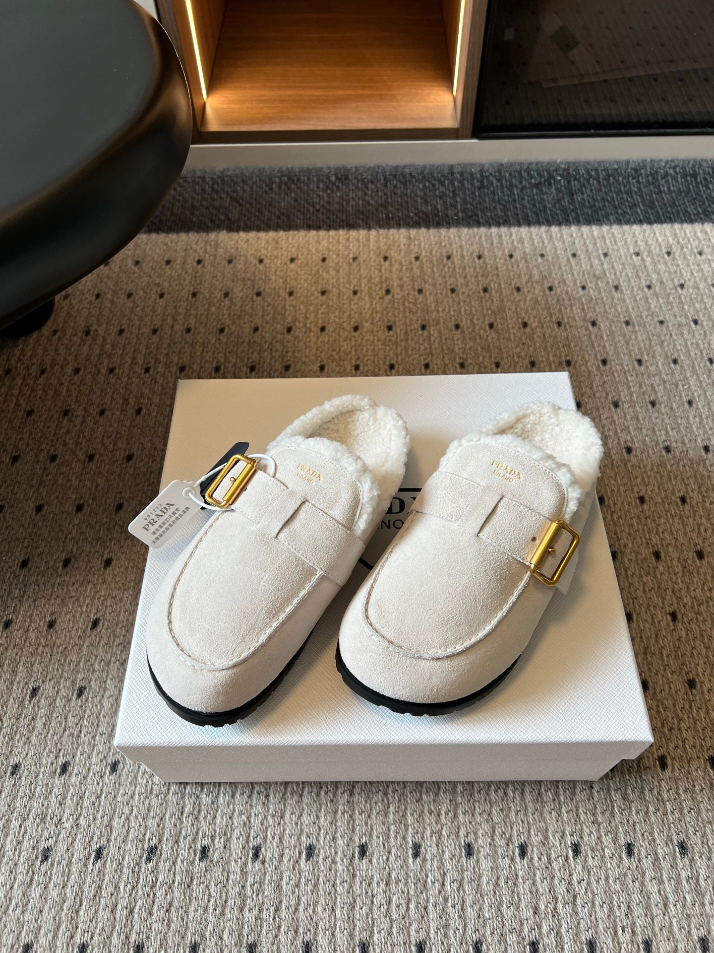 Prada 26s Clogs Ivory White Suede Shearling 971697