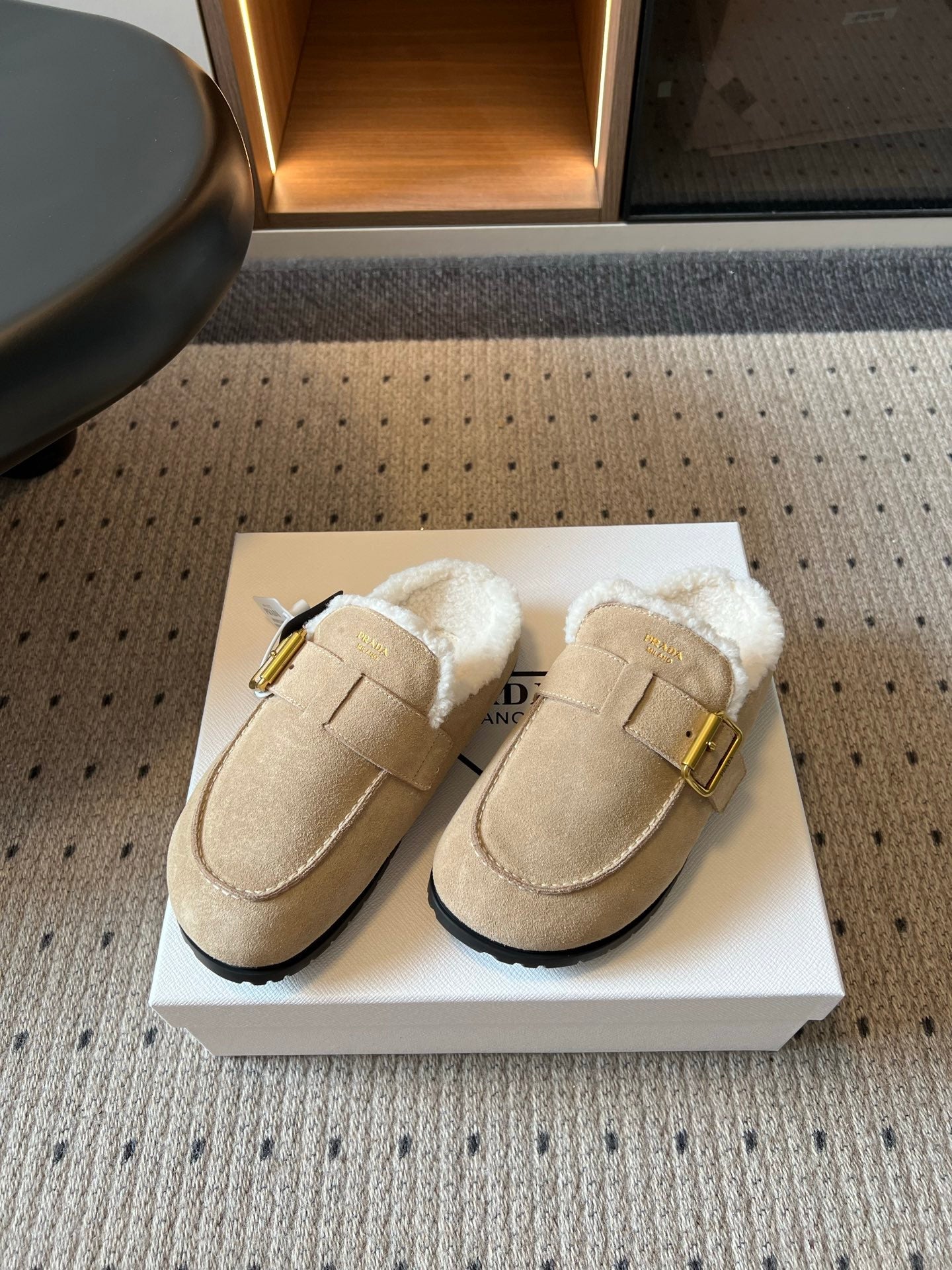 Prada 26s Clogs Desert Suede Suede Shearling 971698