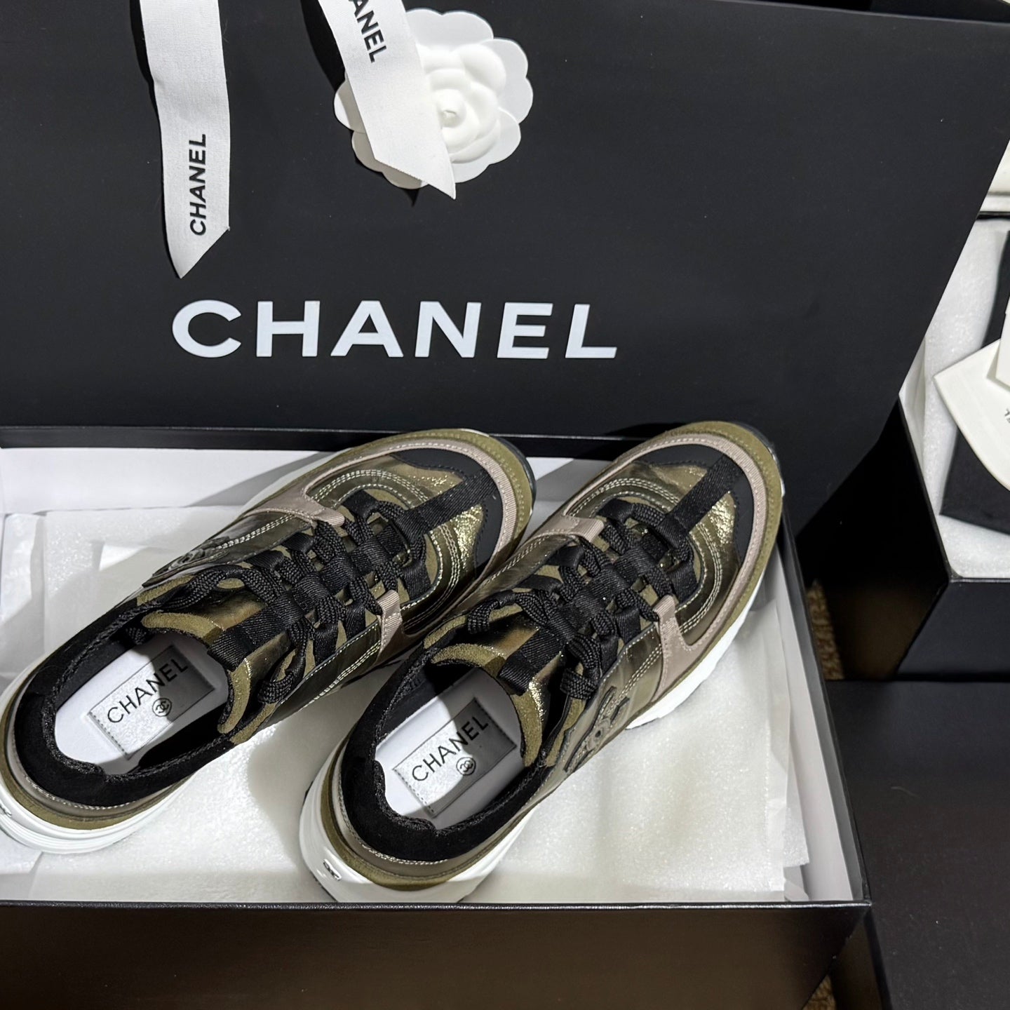CC 25A Trainers Gold Black Olive Laminated Calfskin And Suede Calfskin352117