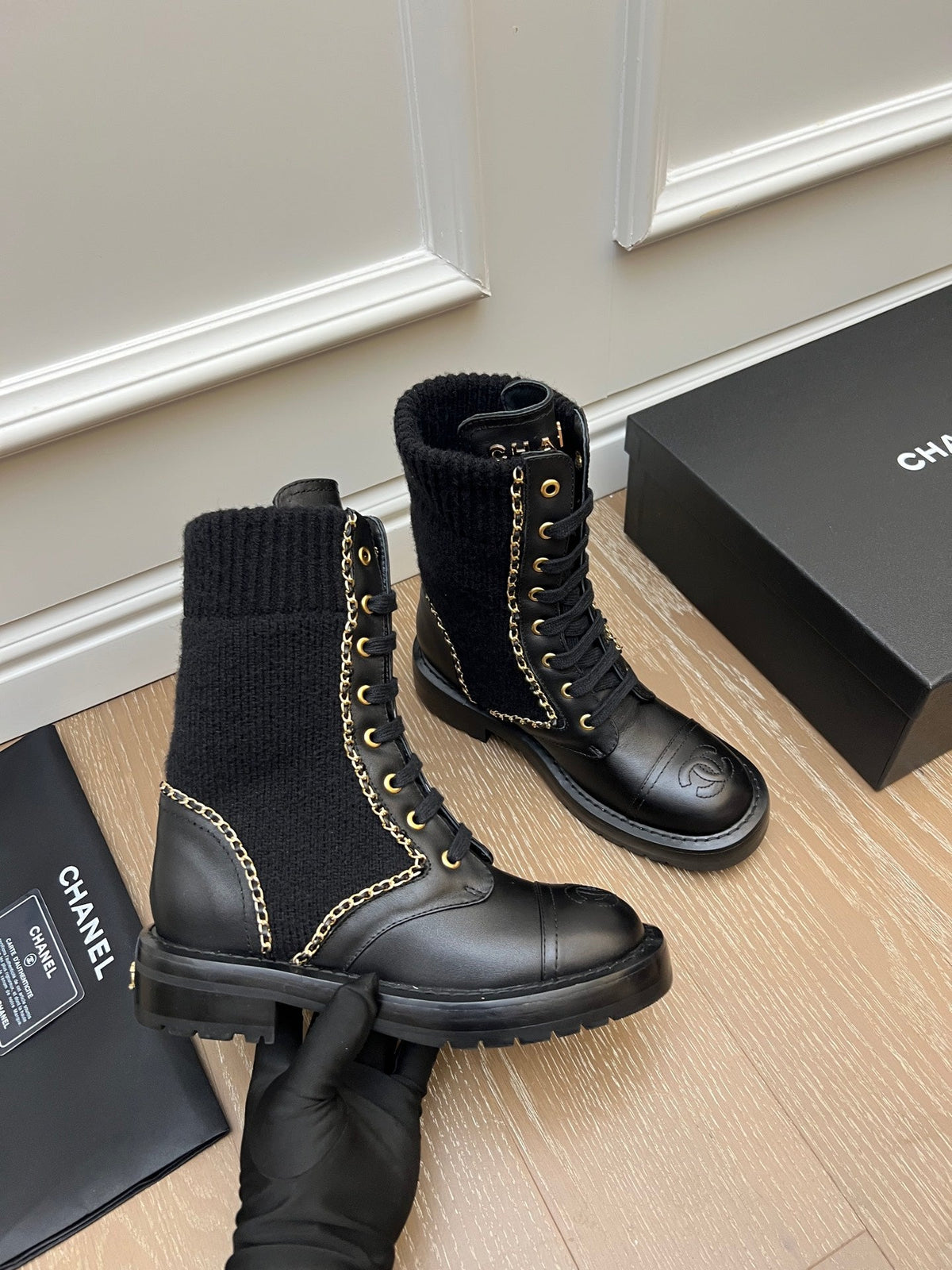 CC 26s Combat Boots Black Leather Knit Chain 194057