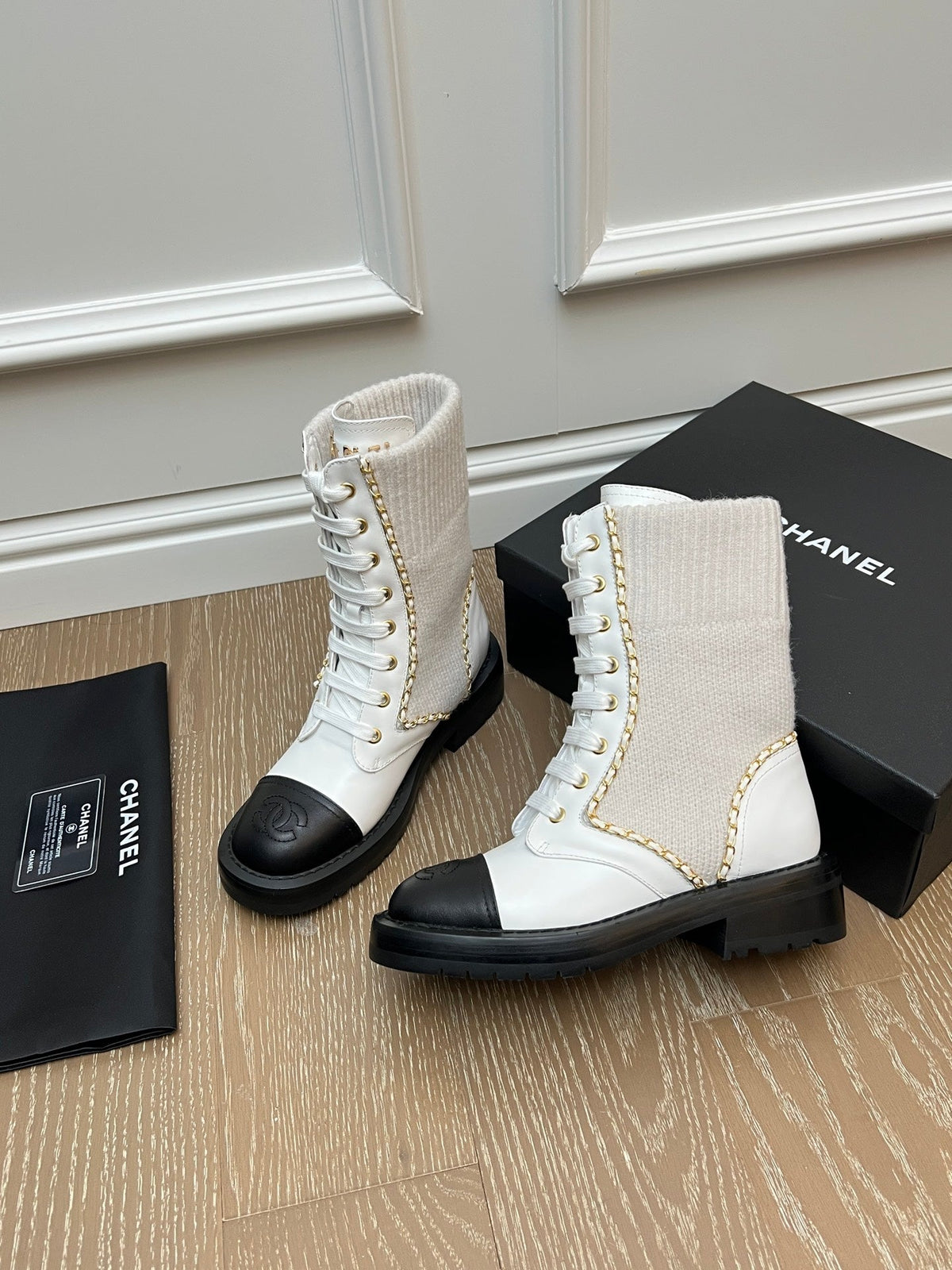 CC 26s Combat Boots White Black Leather Knit Chain 194056