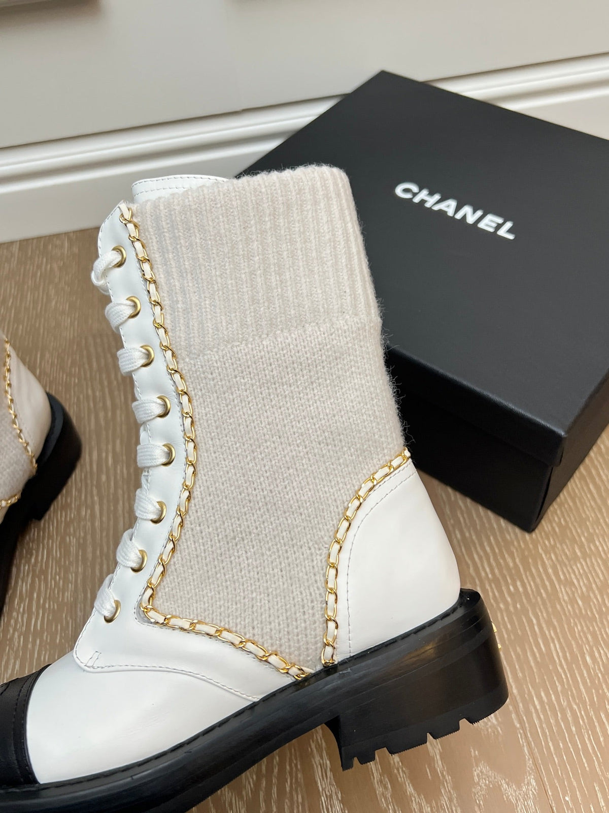 CC 26s Combat Boots White Black Leather Knit Chain 194056