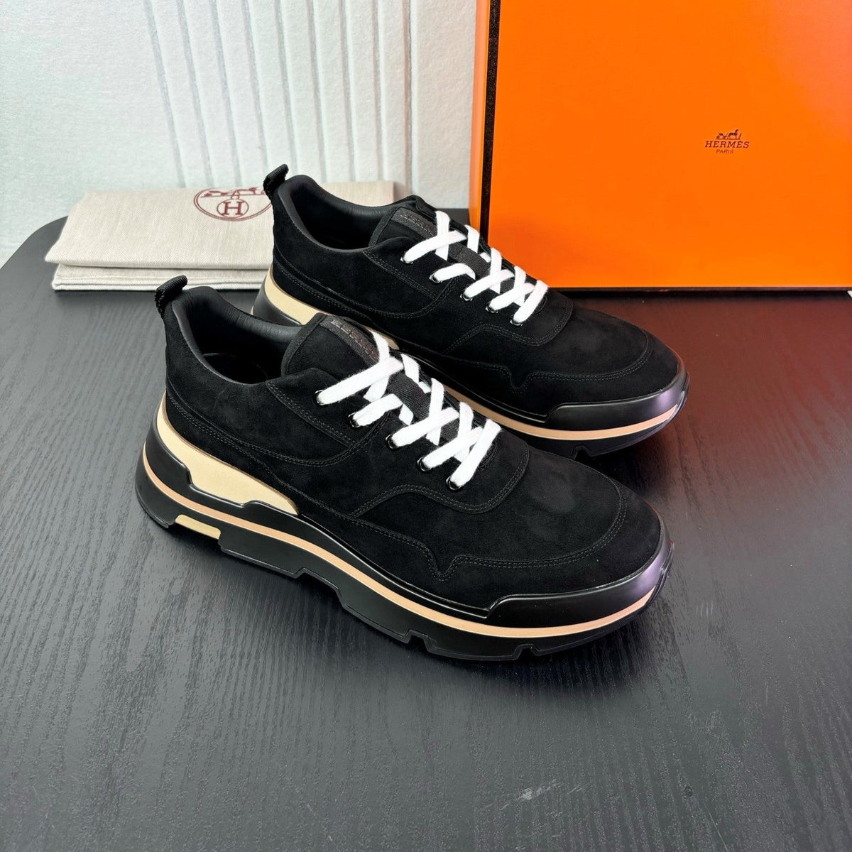 HM 26S Men Sneakers 3cm Black Suede 239105