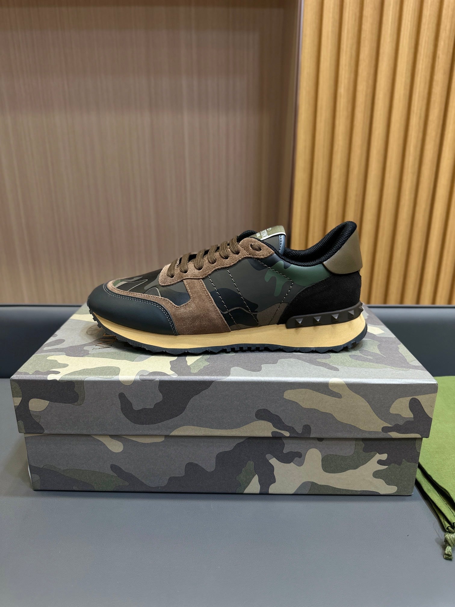 VT 25 Rockrunner Sneaker Camouflage Sheepskin 349044