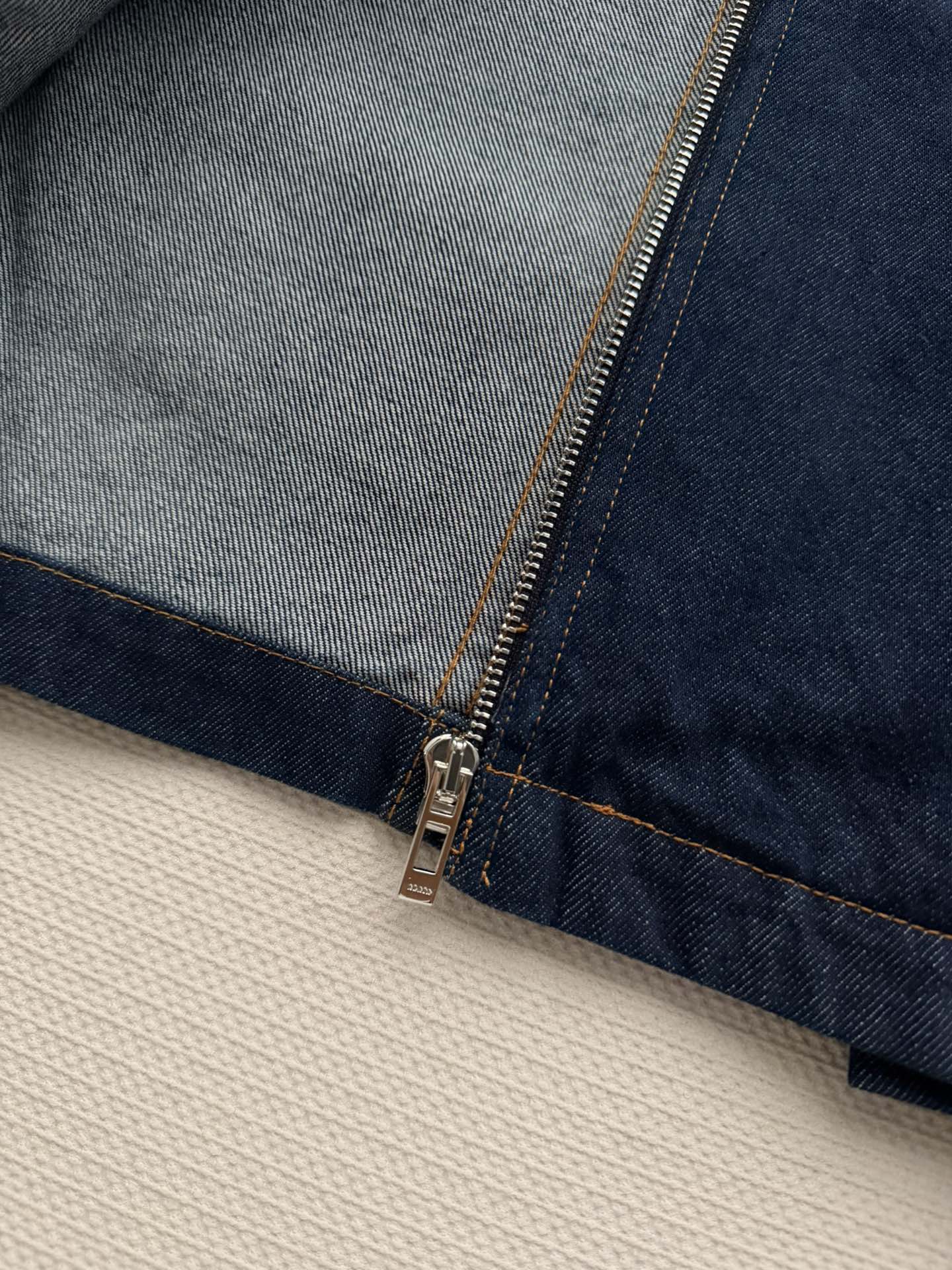 Alaia 26ss Stand-Collar Jacket Blue Denim 352935