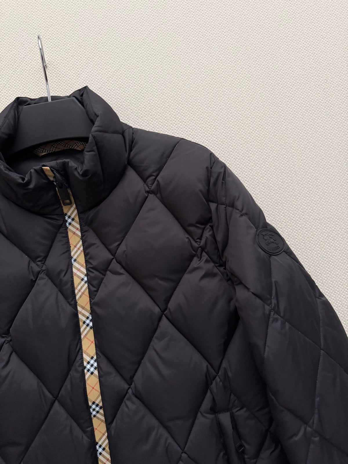 Burberry 26s Jacket Black Down 447295