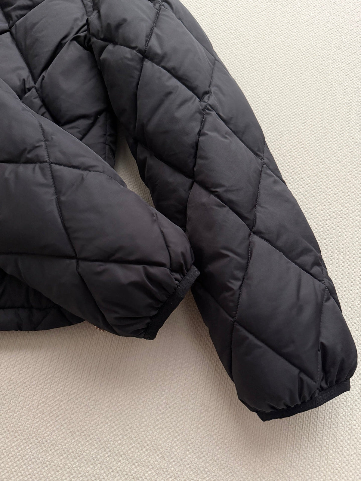 Burberry 26s Jacket Black Down 447295