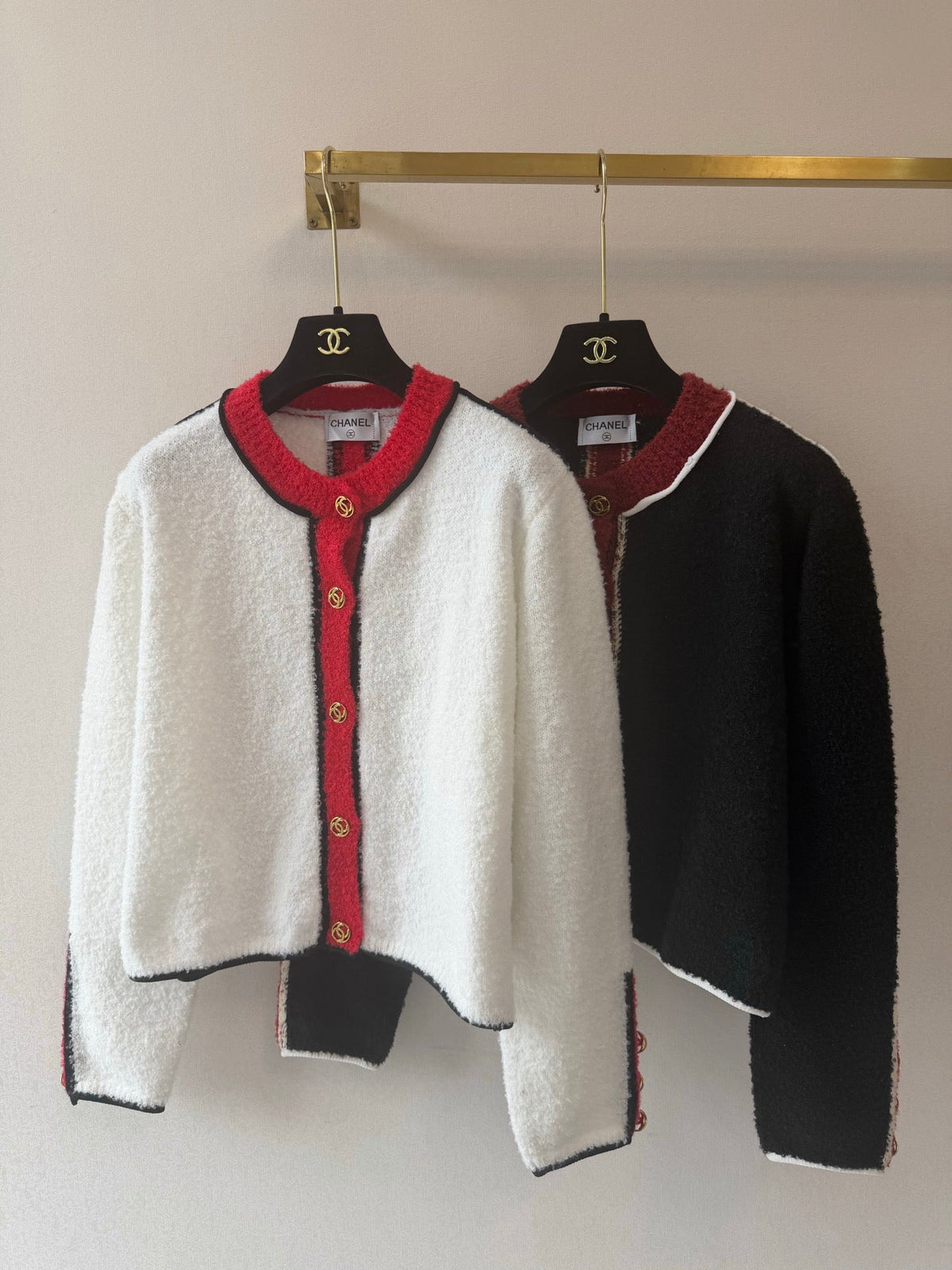 Chanel 2026 Gold Button Contrast Trim Bouclé Cardigan Jacket Tweed 438315