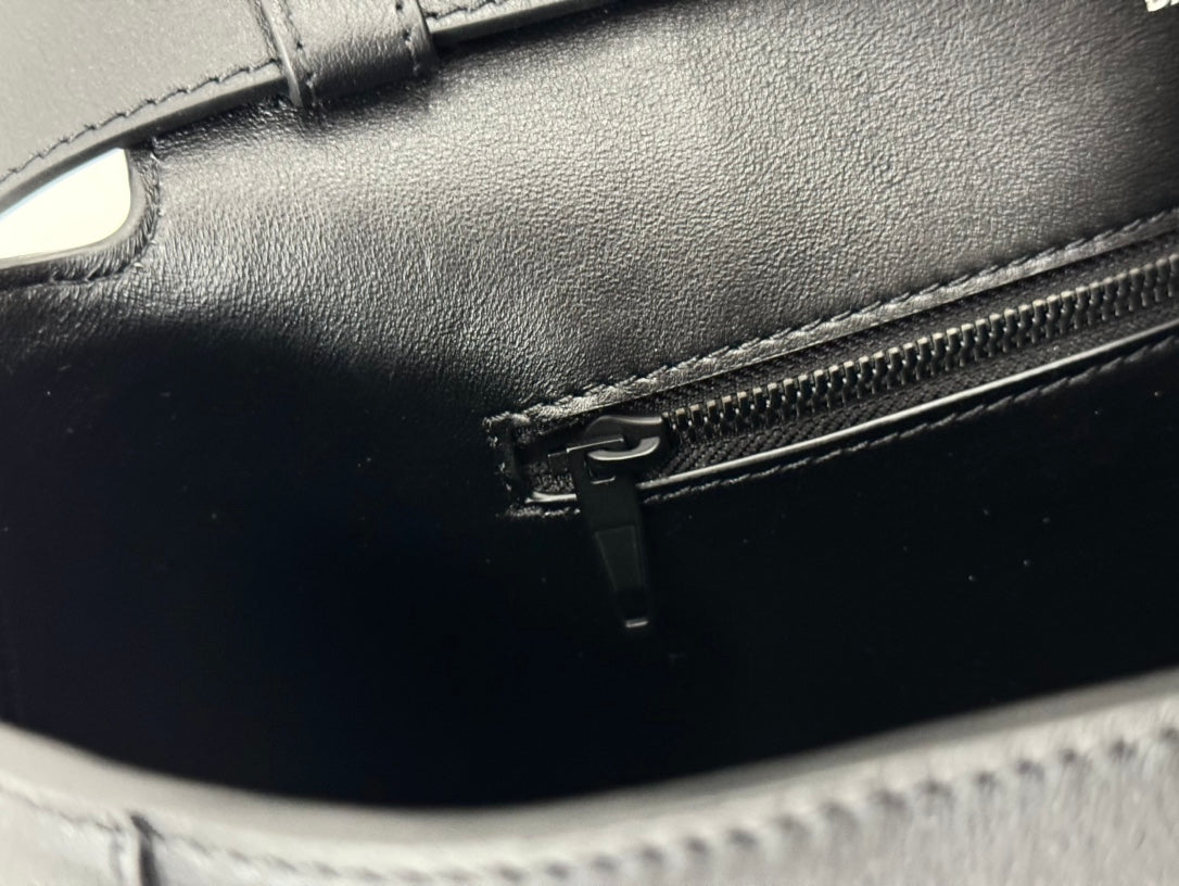 DOWNTOWN S CROSSBODY BAG 30 IN BLACK SOFT LAMBSKIN