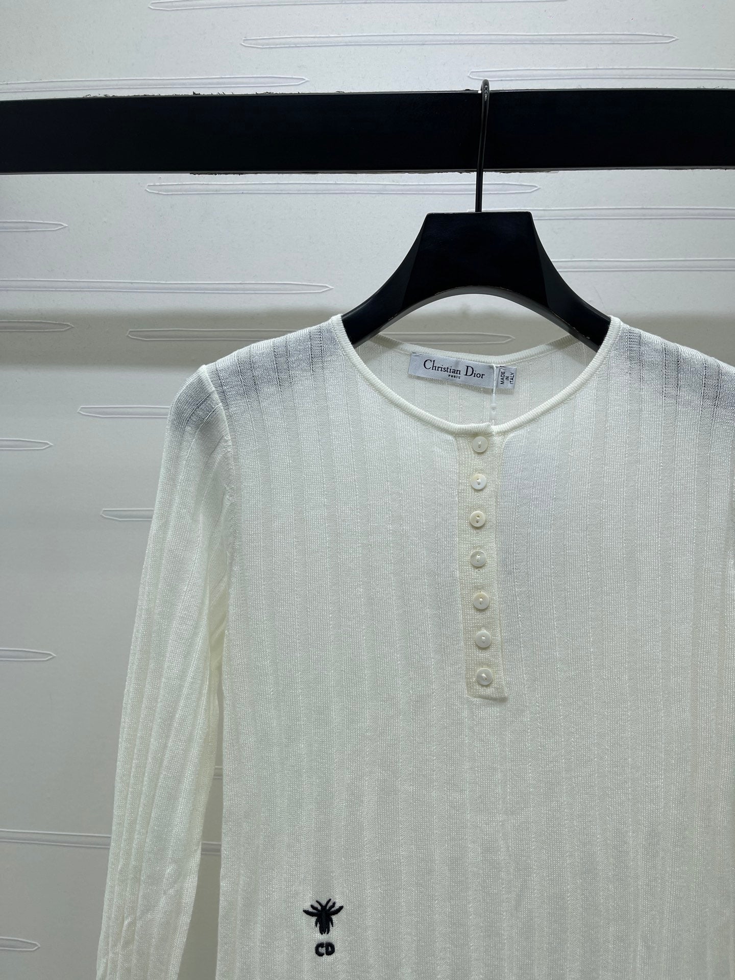 CD 26s Button-Down Knit Long-Sleeved Top 406585