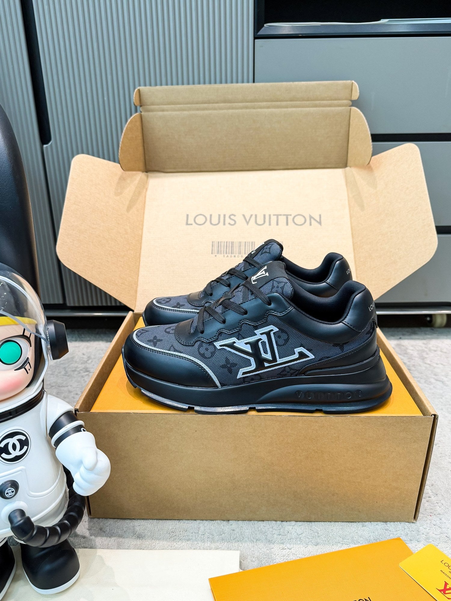 LV Classic Sneaker Black Monogram Mesh Leather 625423