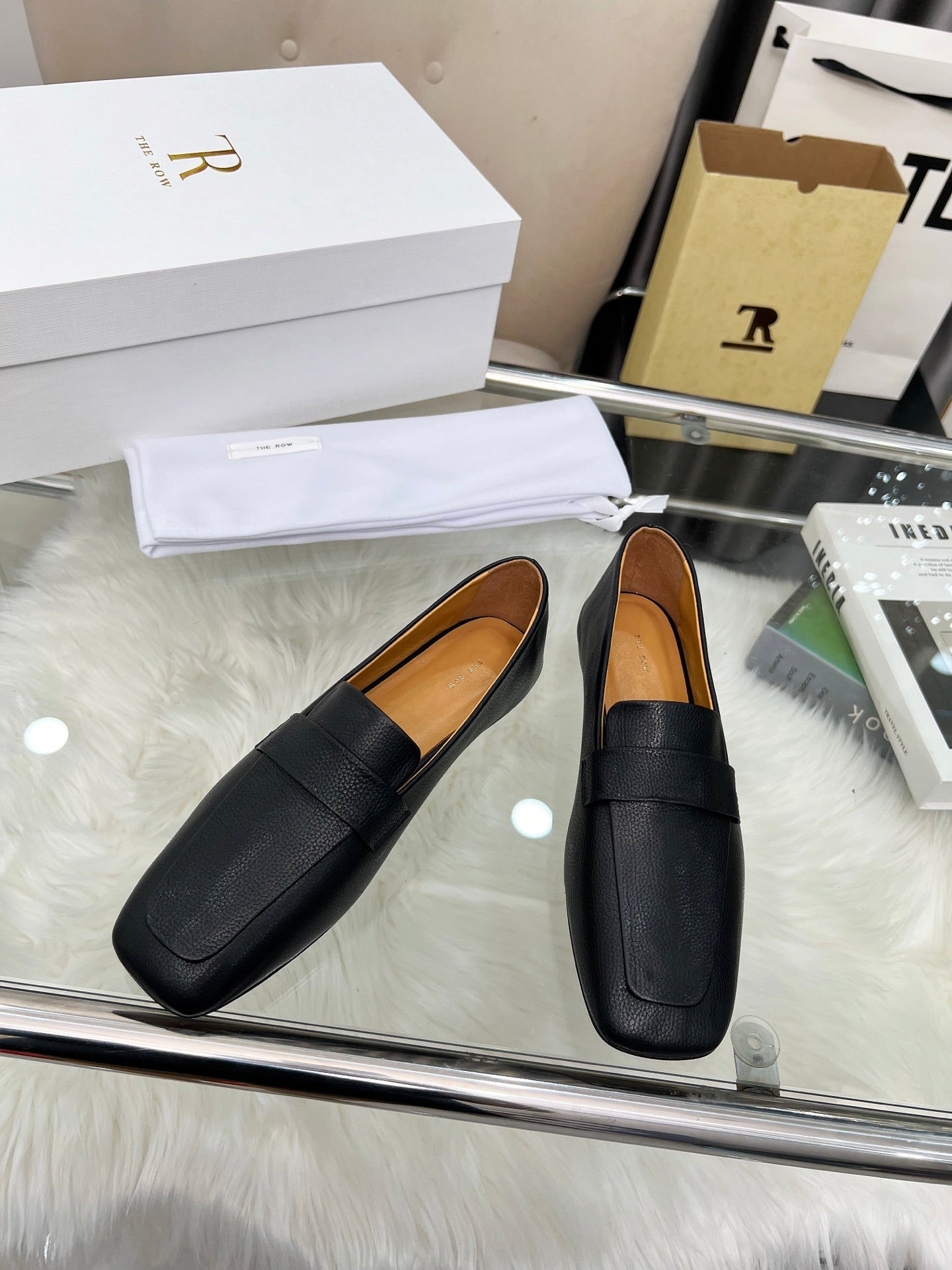 TR Toe Low Mouth Loafer Black Cowhide 832649