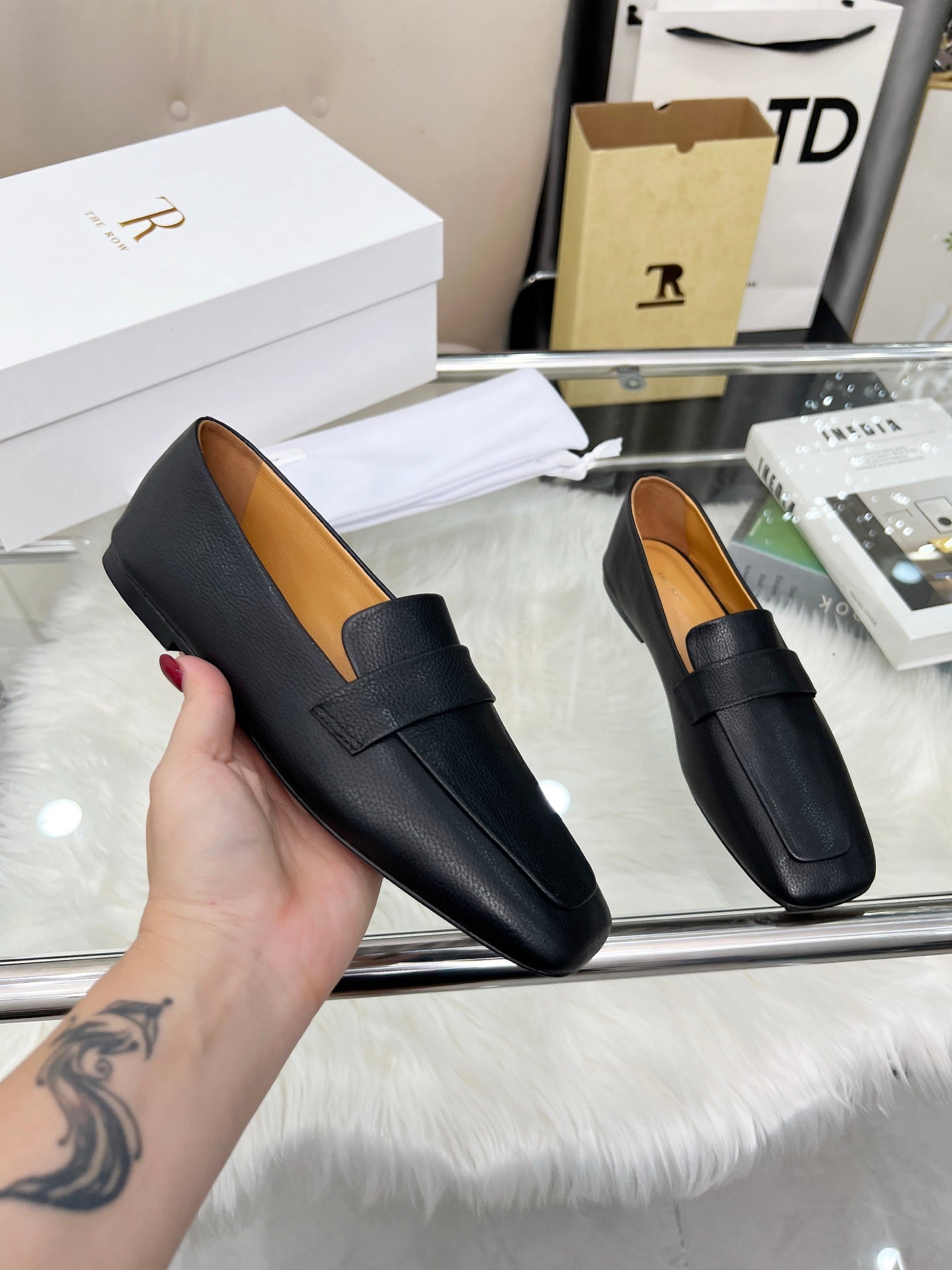 TR Toe Low Mouth Loafer Black Cowhide 832649