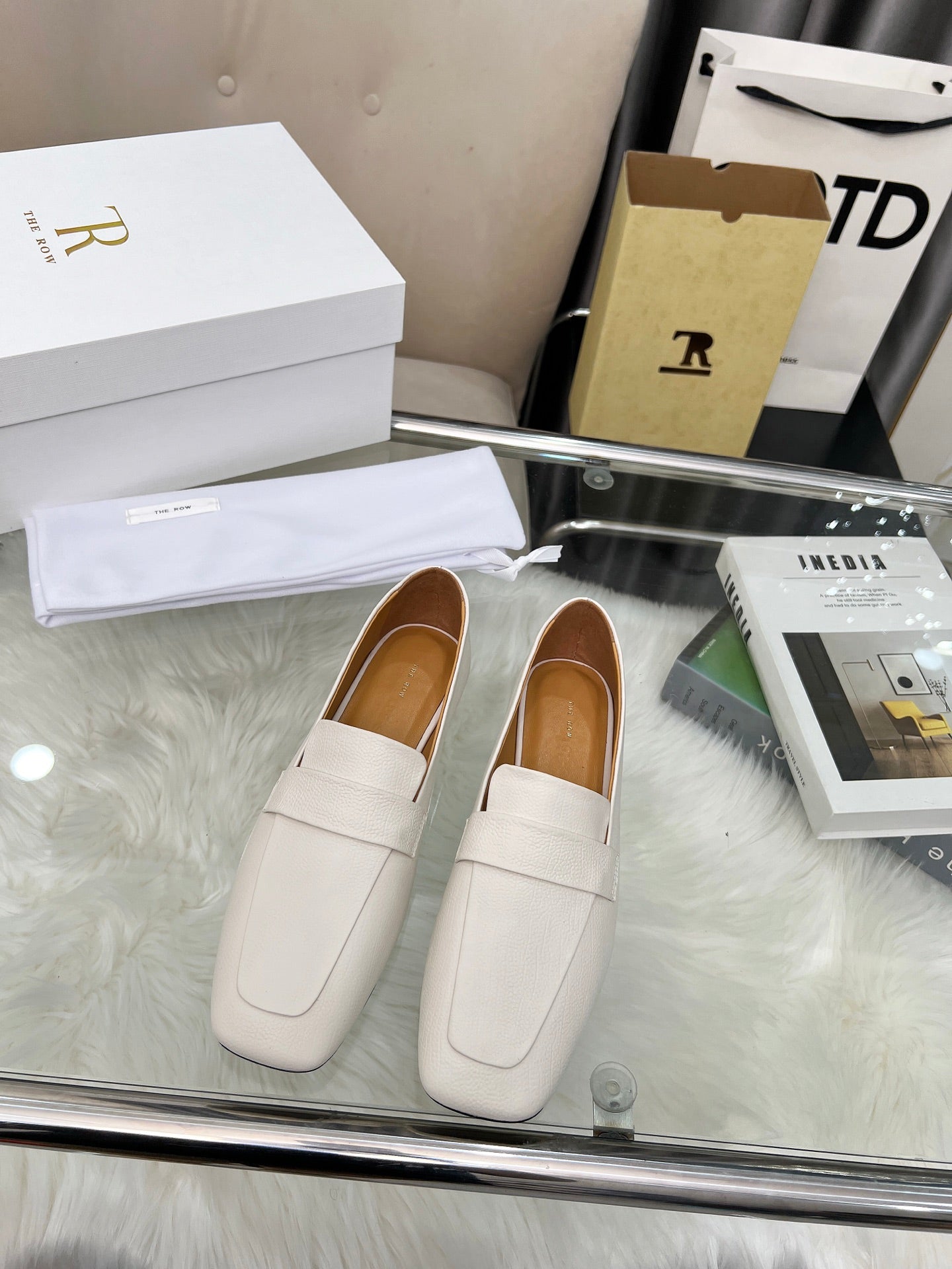 TR Toe Low Mouth Loafer White Calfskin 832650