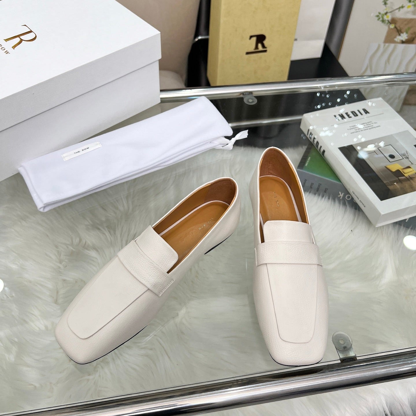 TR Toe Low Mouth Loafer White Calfskin 832650
