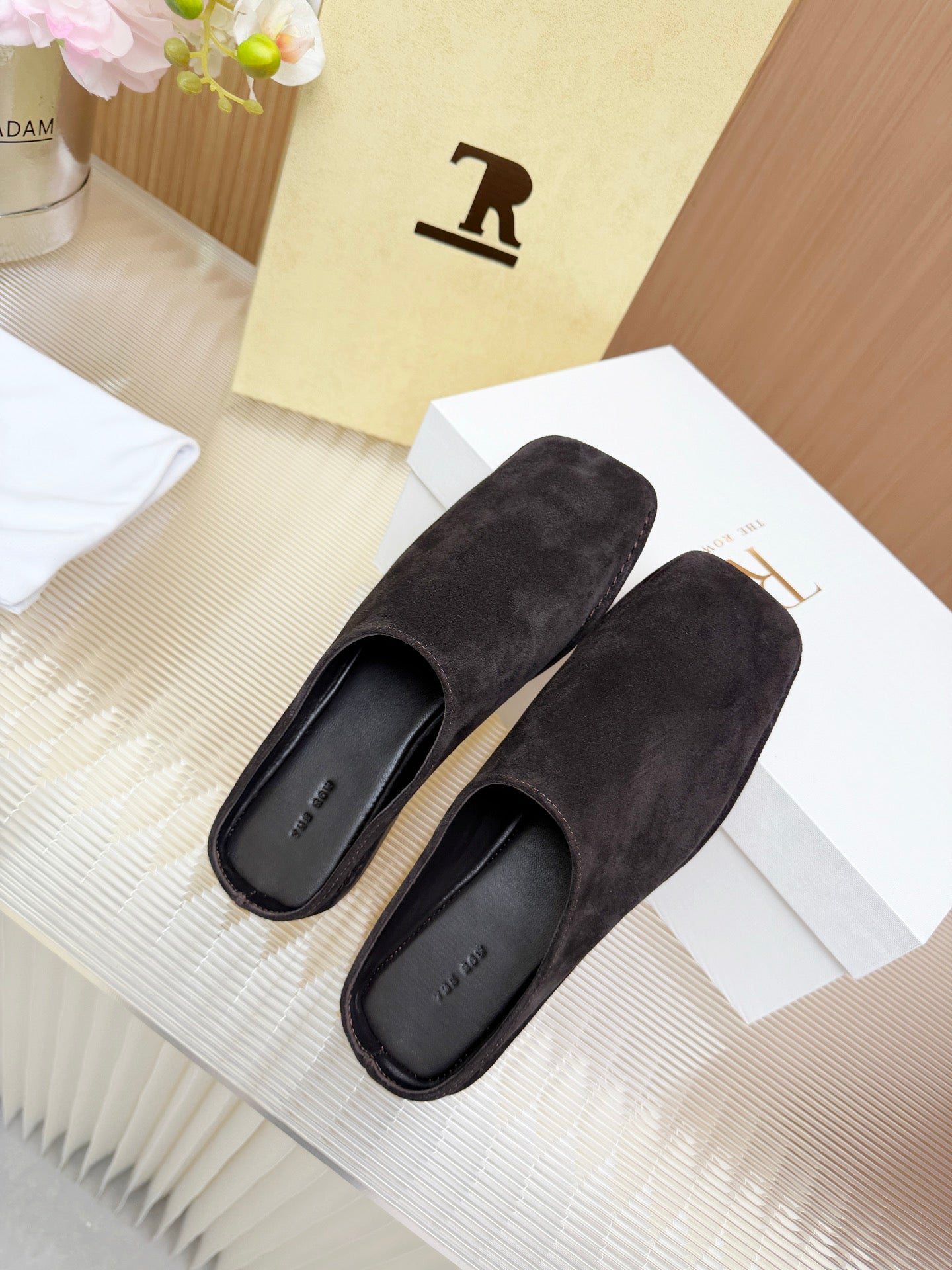 The Row Piper Slide Coffee Suede 707517