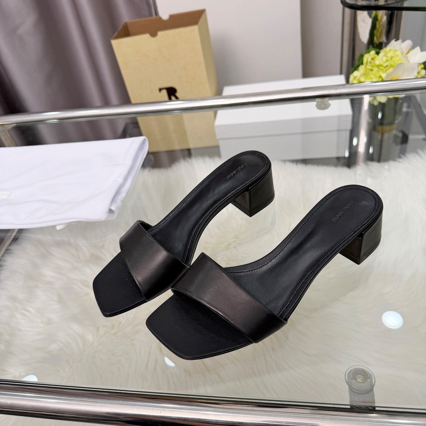 The Row New Chocolate Slide Black Lambskin 707567