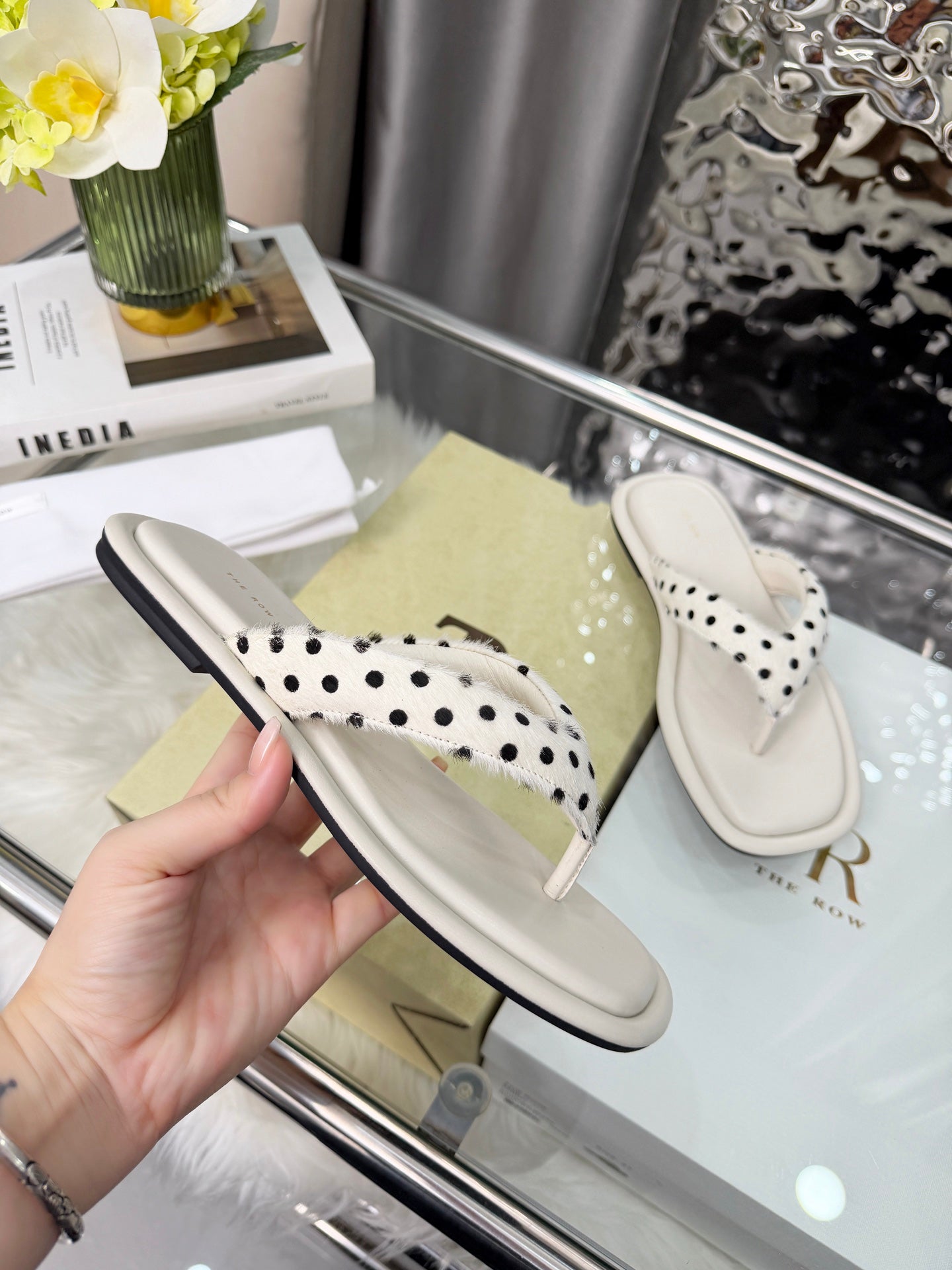 The Row Ginza Thong Sandals White Sheepskin Horsehair 707575