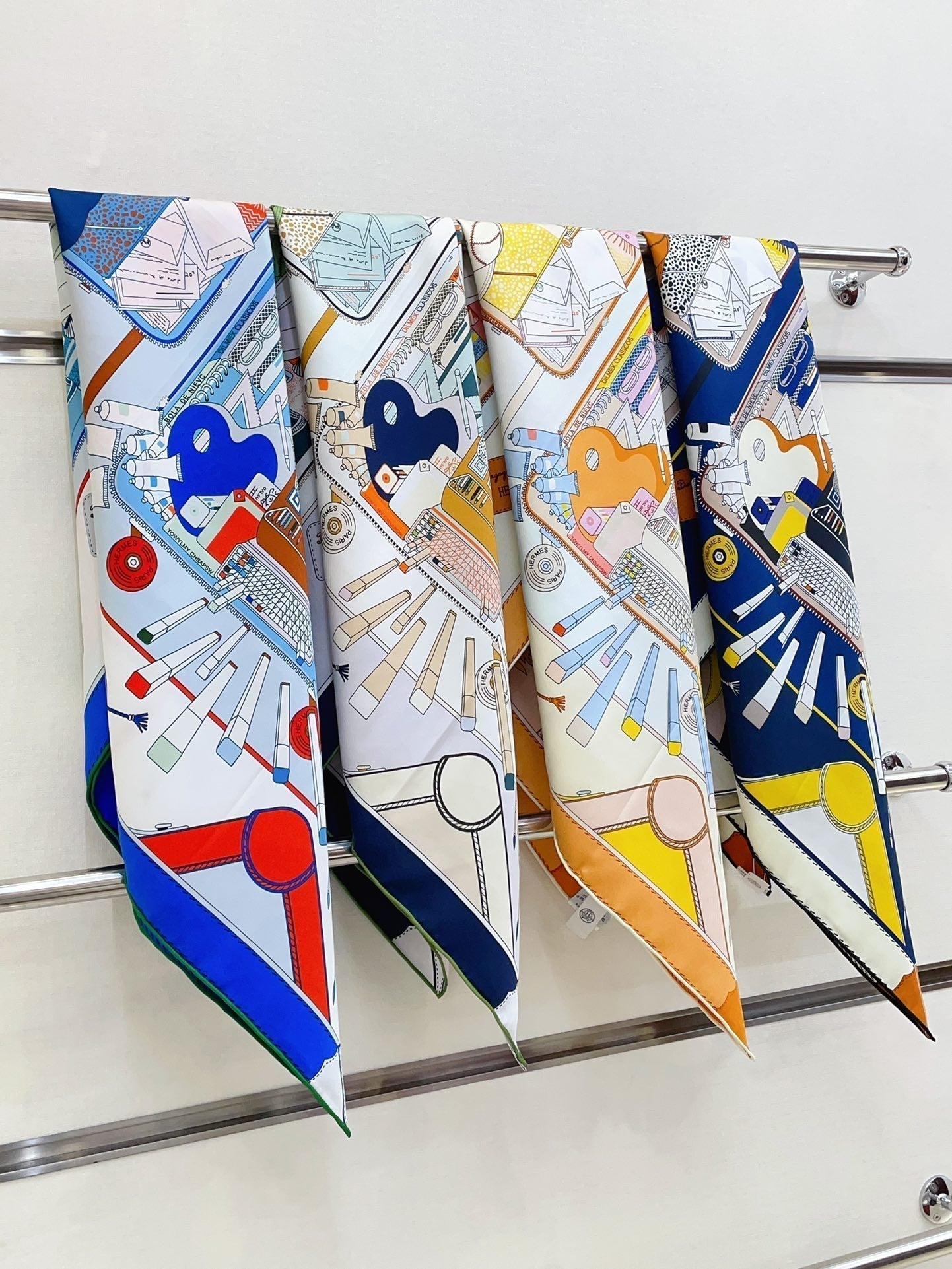 Bagage a Main Scarf 90 CM In Colorful Silk Twill 342851