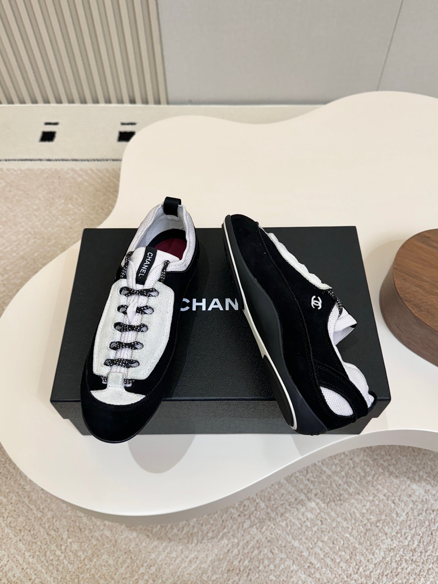CC Métiers d’art 2026 Sneakers Black White Suede 859563